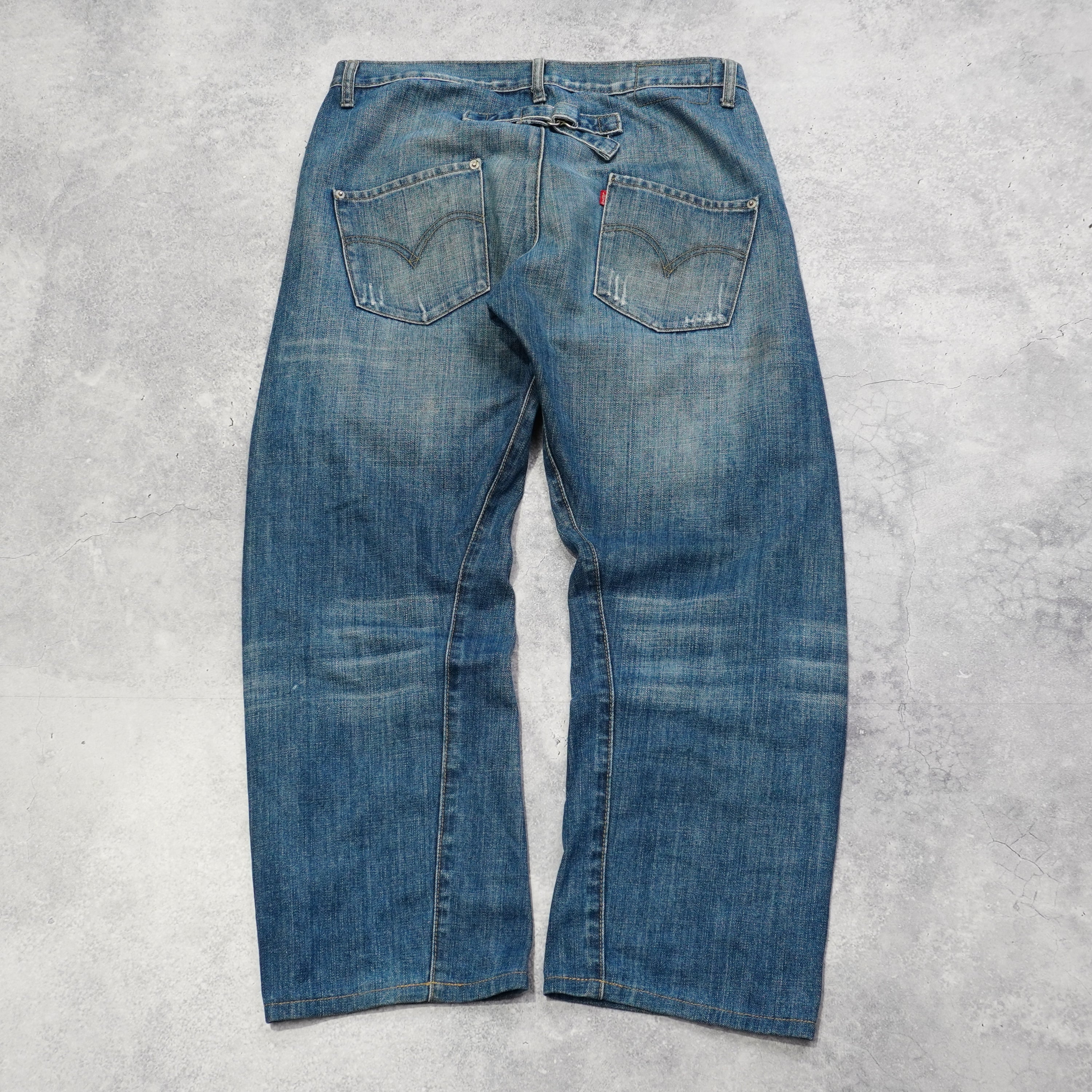 2000s Levi's Engineered Buckleback Jeans