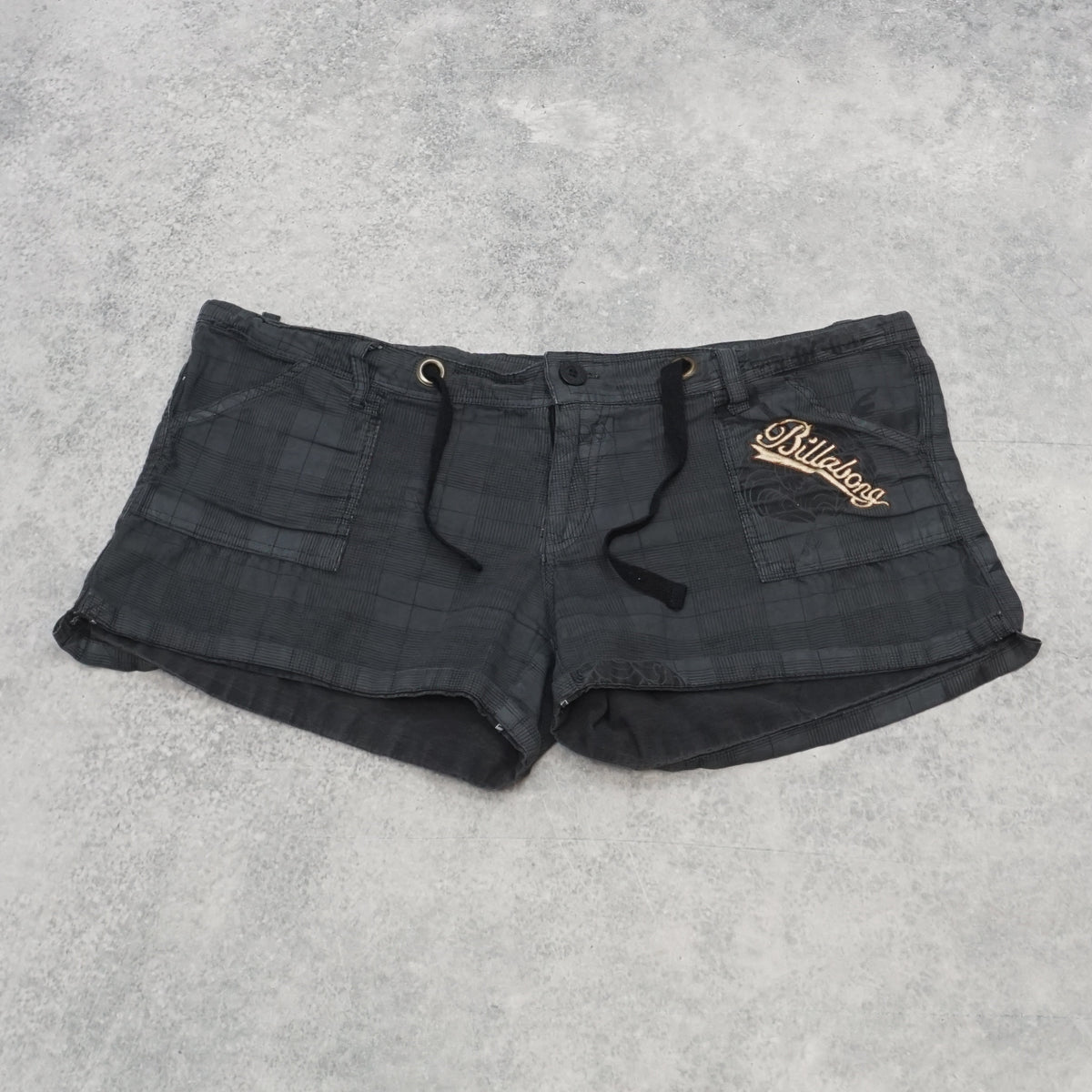2000s Billabong Low Rise Plaid Shorts