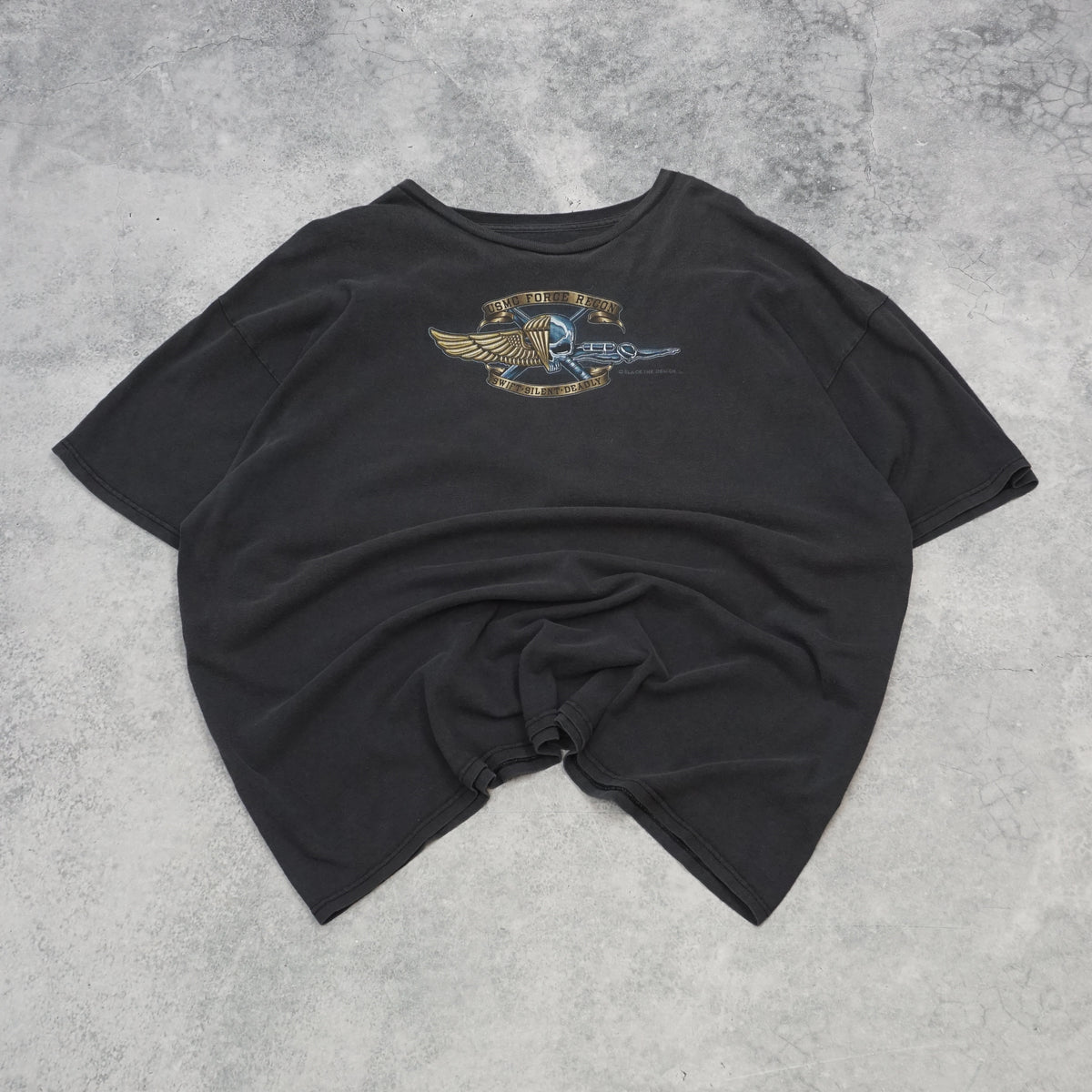 2000s Black Ink Design Graphic T-Shirt