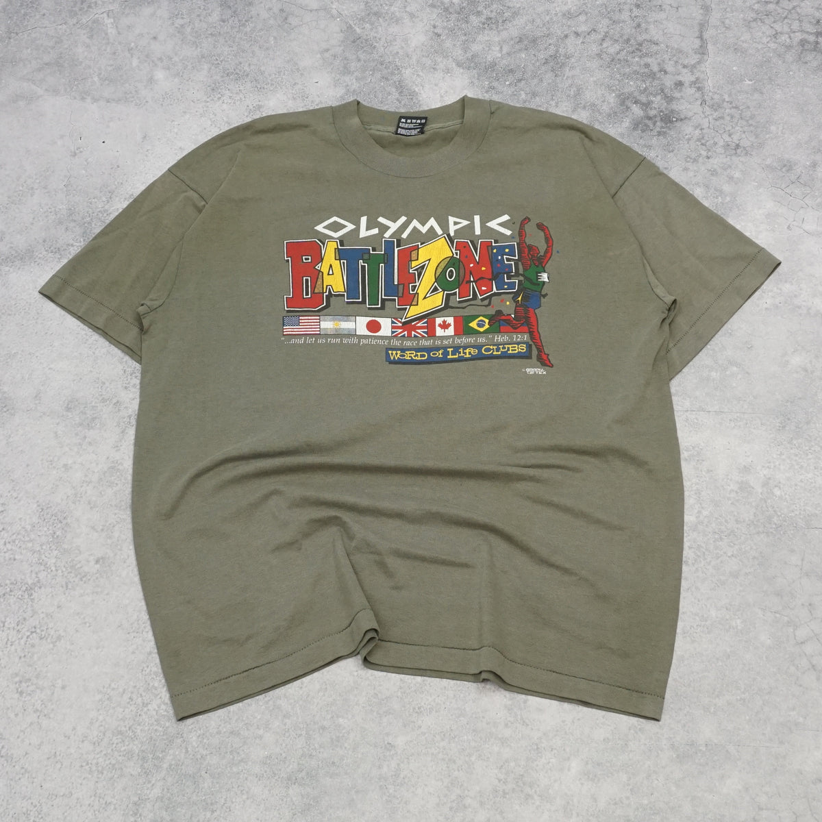 2000s Fruit of the Loom Graphic T-Shirt