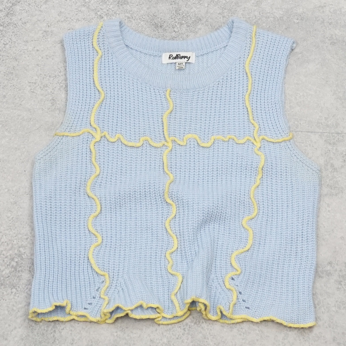 RedBerry Cropped Contrast Piping Top Knit