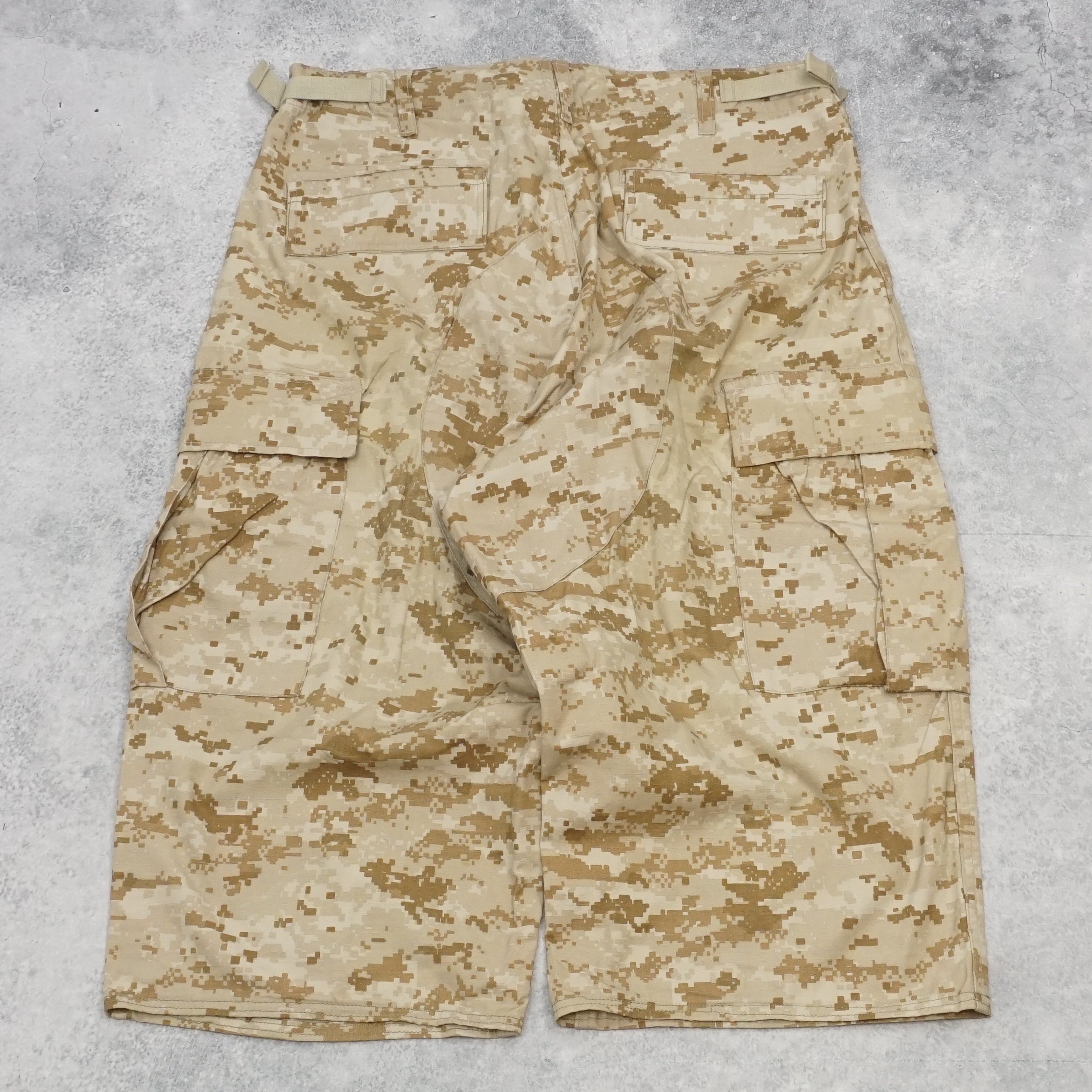 2000s Desert Digital Camo Military Cargo Shorts