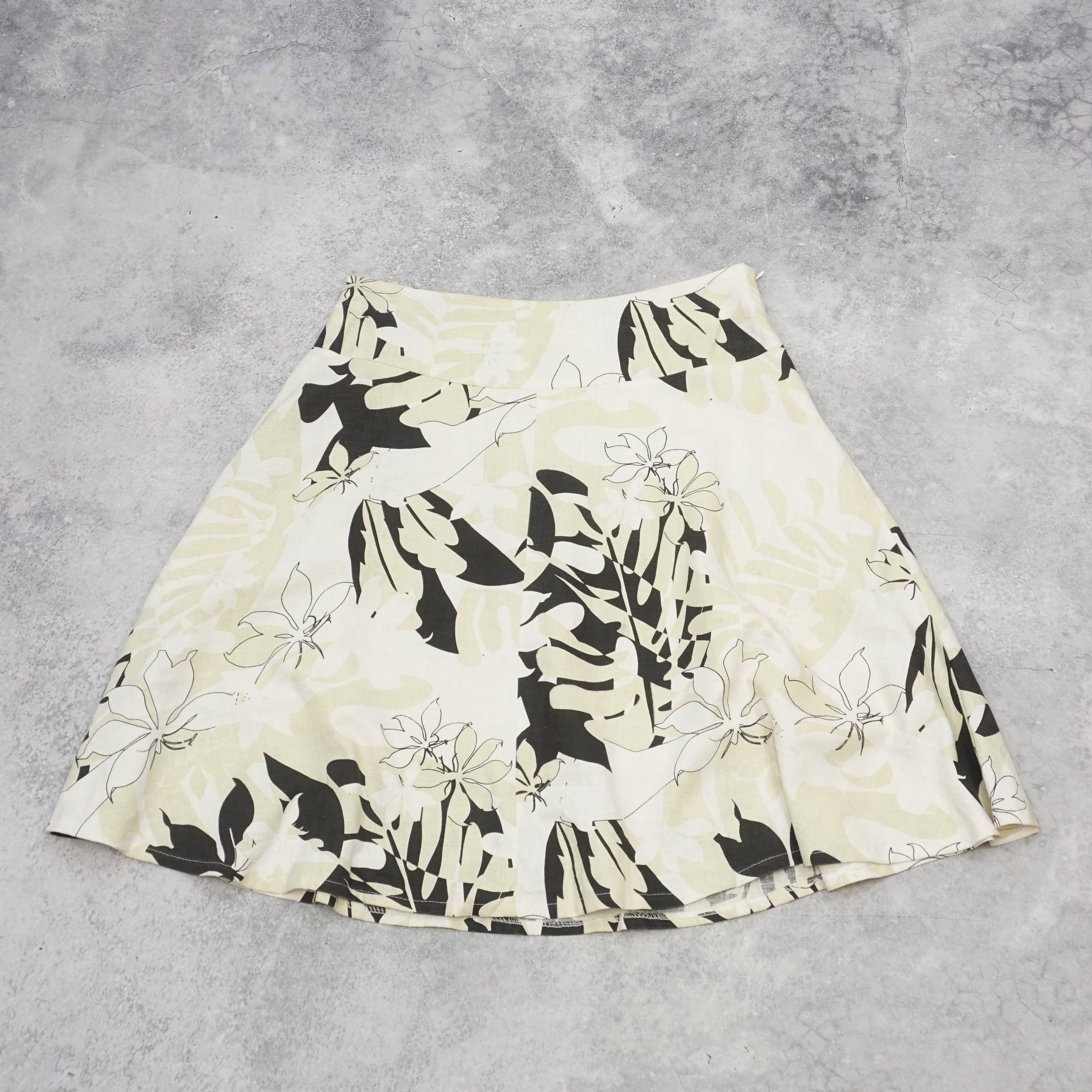 La Femme Mode Floral Pleated Skirt