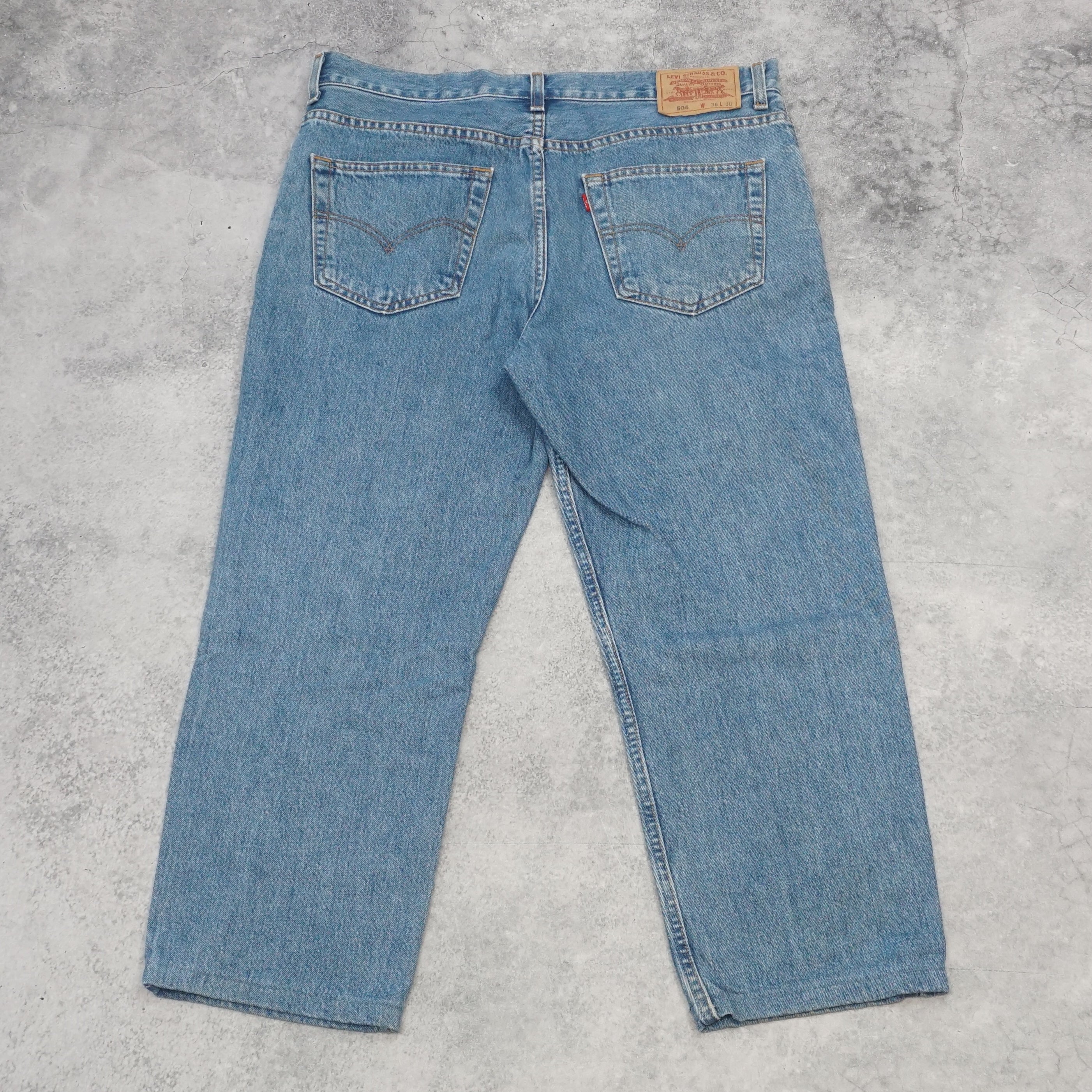 2000s Levi's 504 Regular Straight Jeans