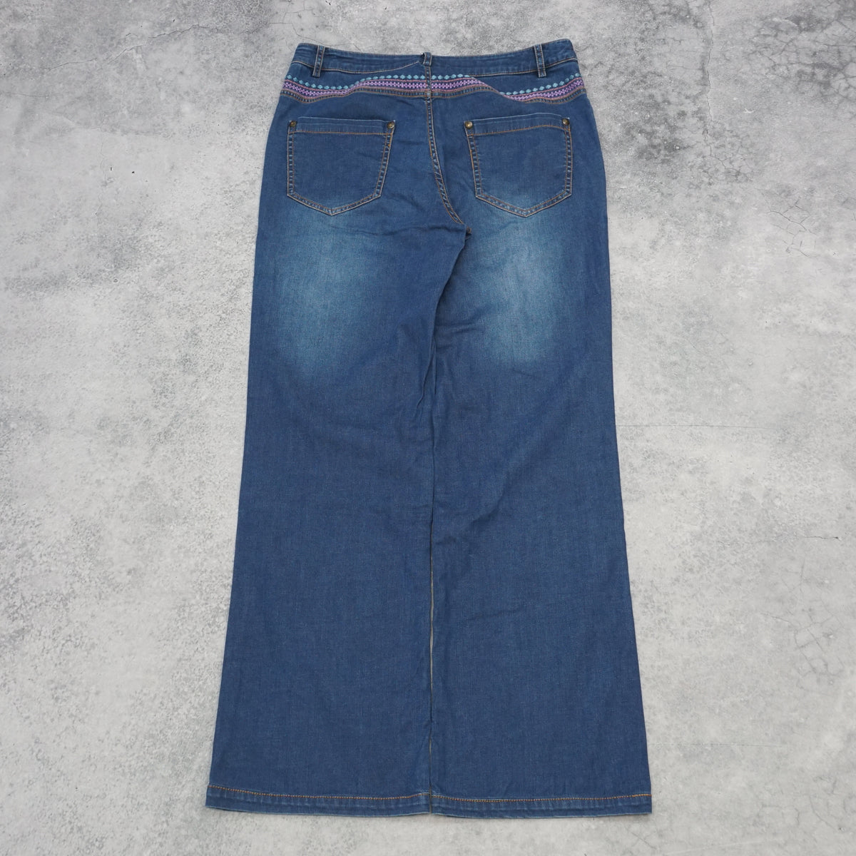 2000s Fashion No Flare Jeans