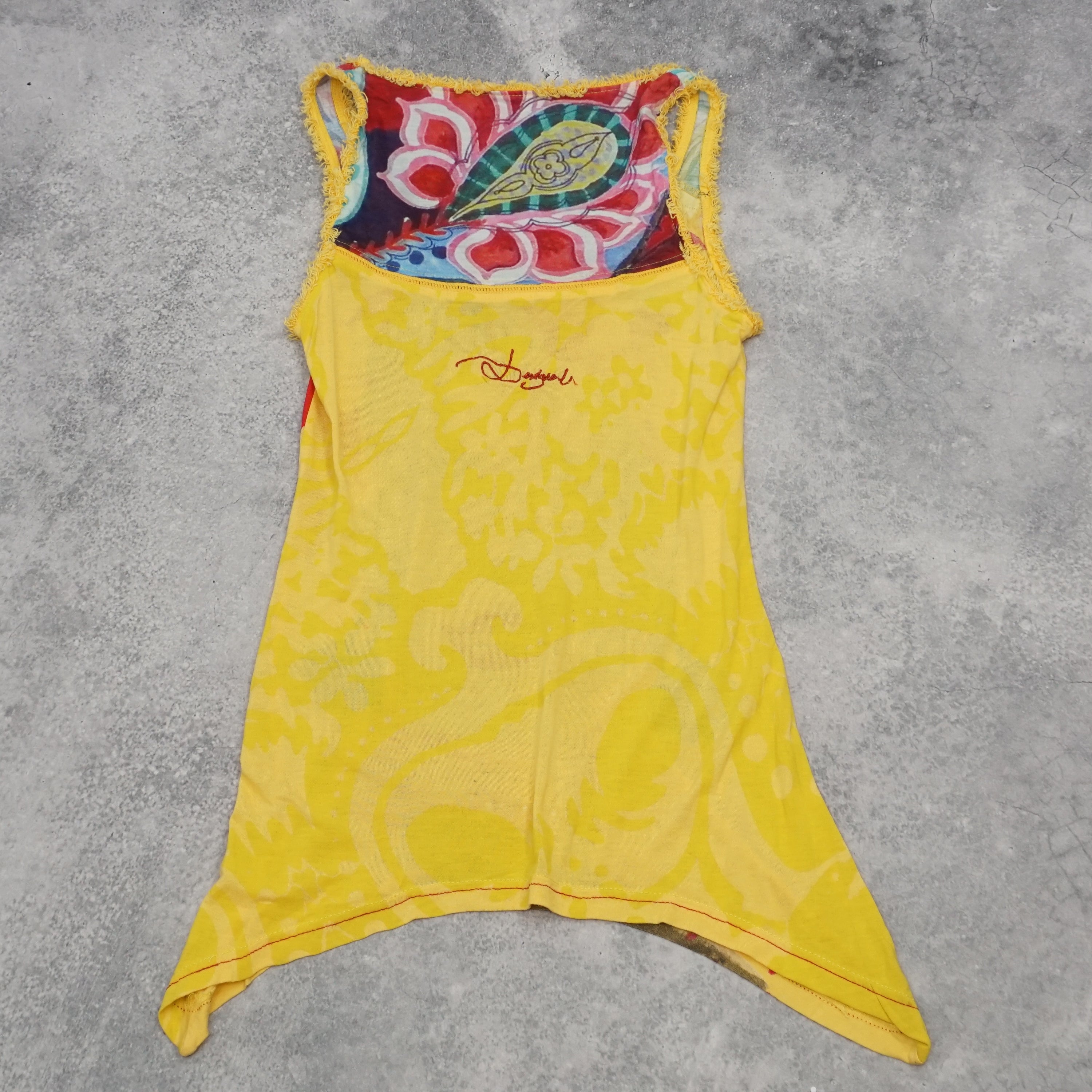 Daisy Fuentes Graphic Art Top