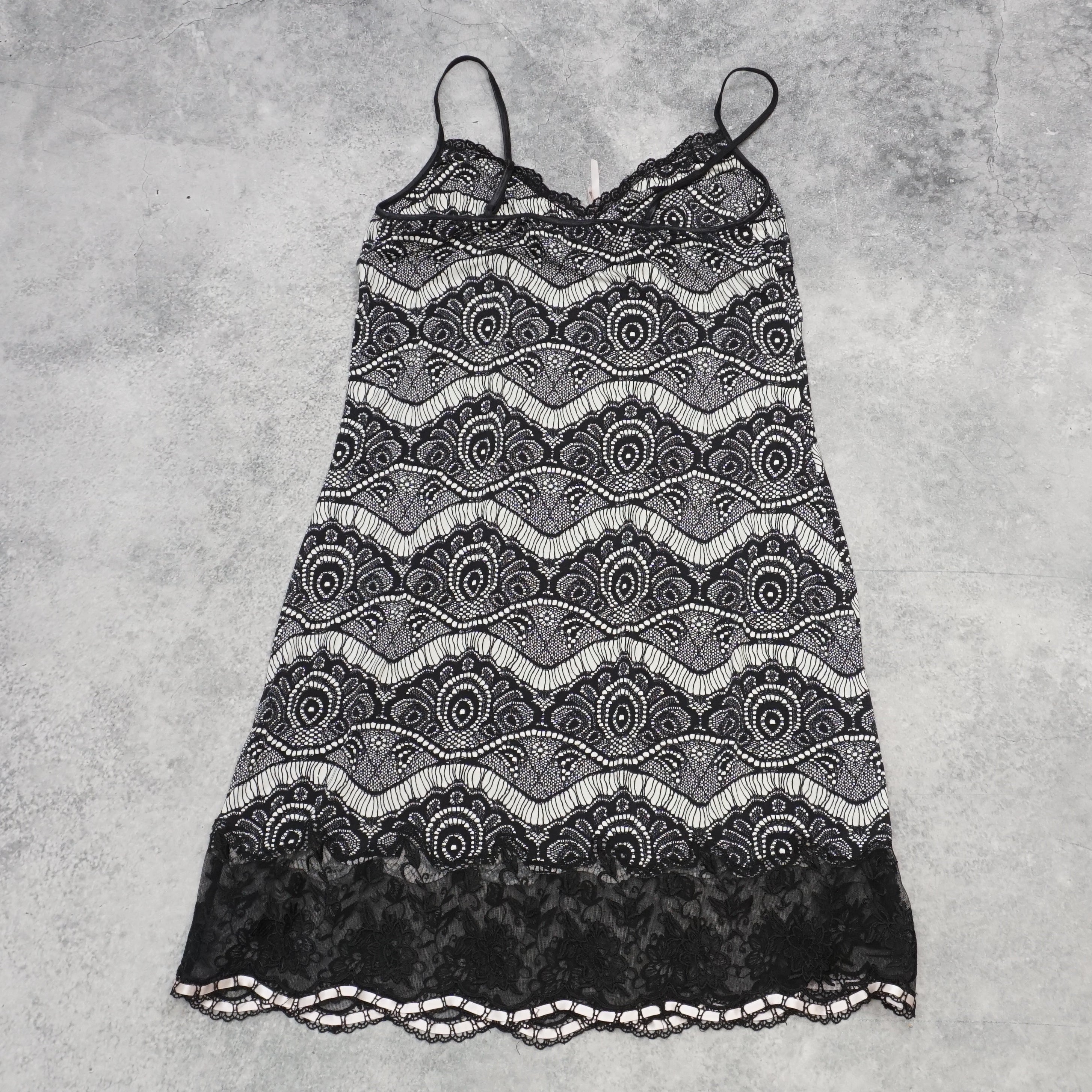 2000s Lace Detail Dress