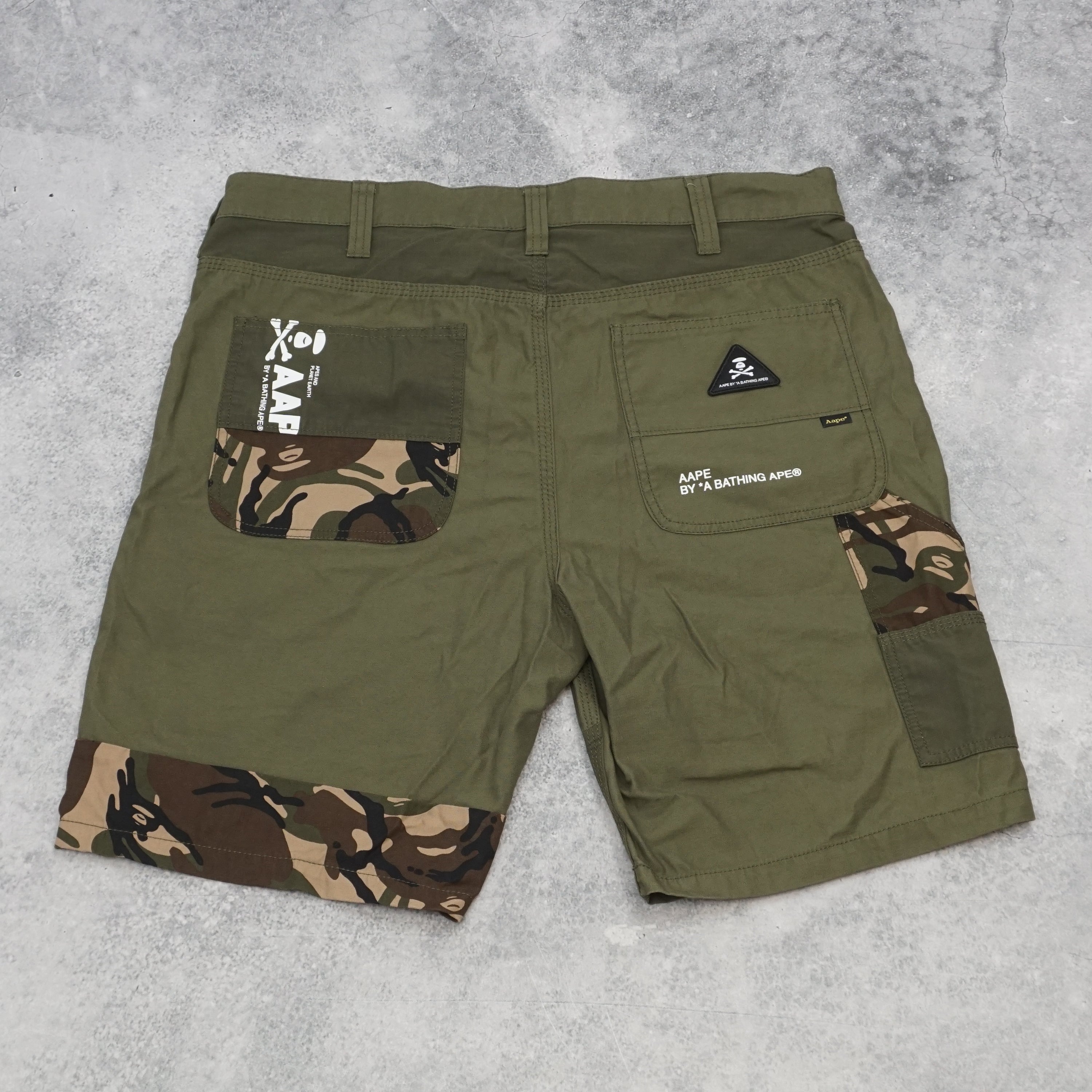Aape Universe Camo Cargo Cargo Shorts