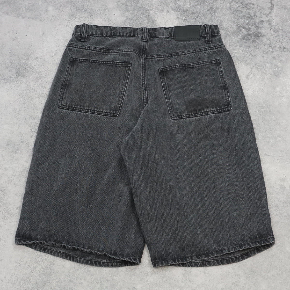 Absent Baggy Barrel Jorts