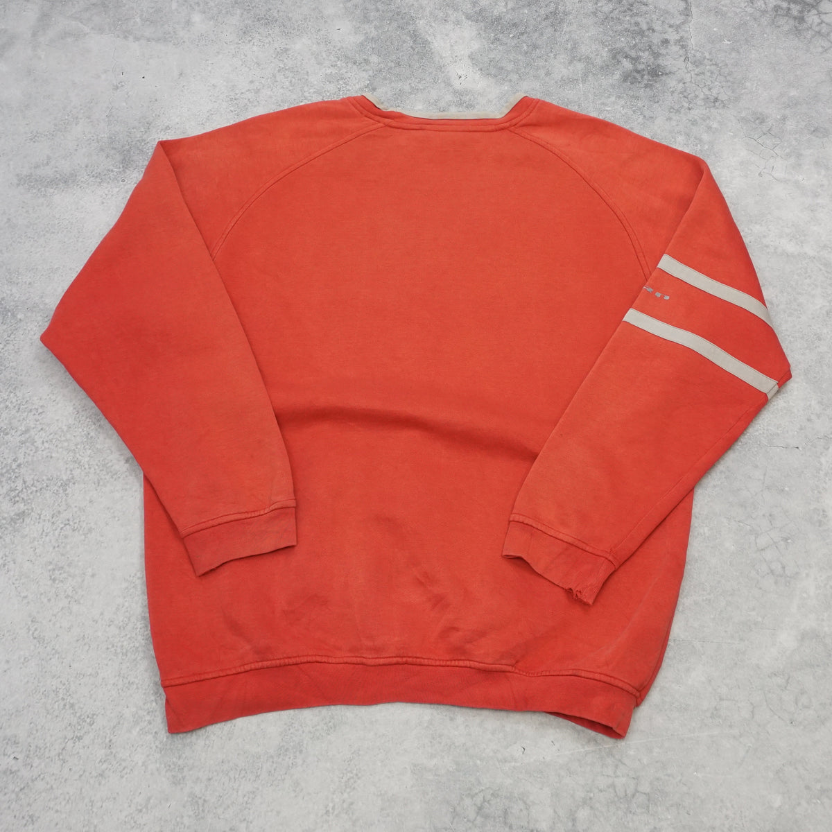 2000s Umbro Raglan Striped Sleeve Crewneck Sweatshirt