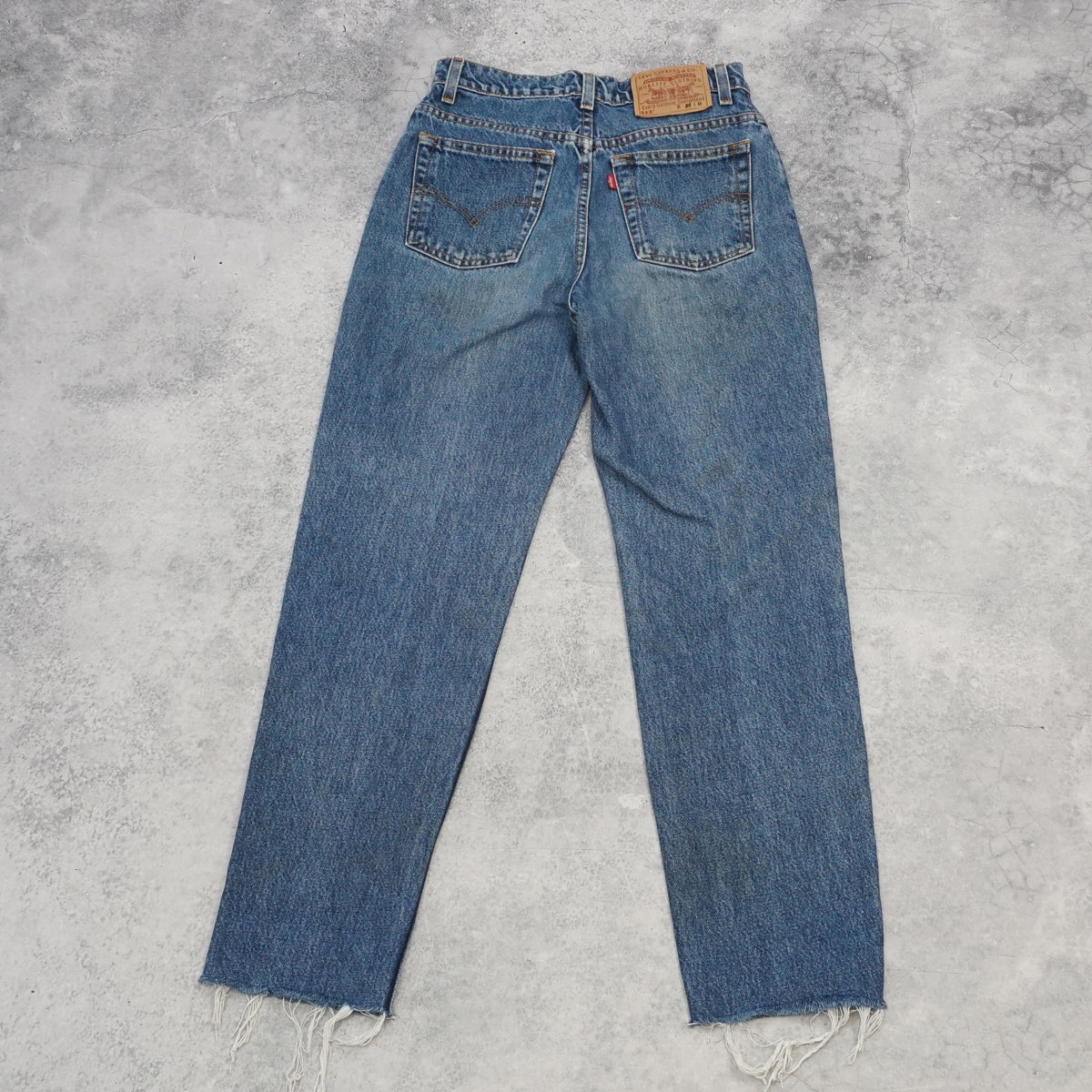 2000s Levis Straight frayed Jeans