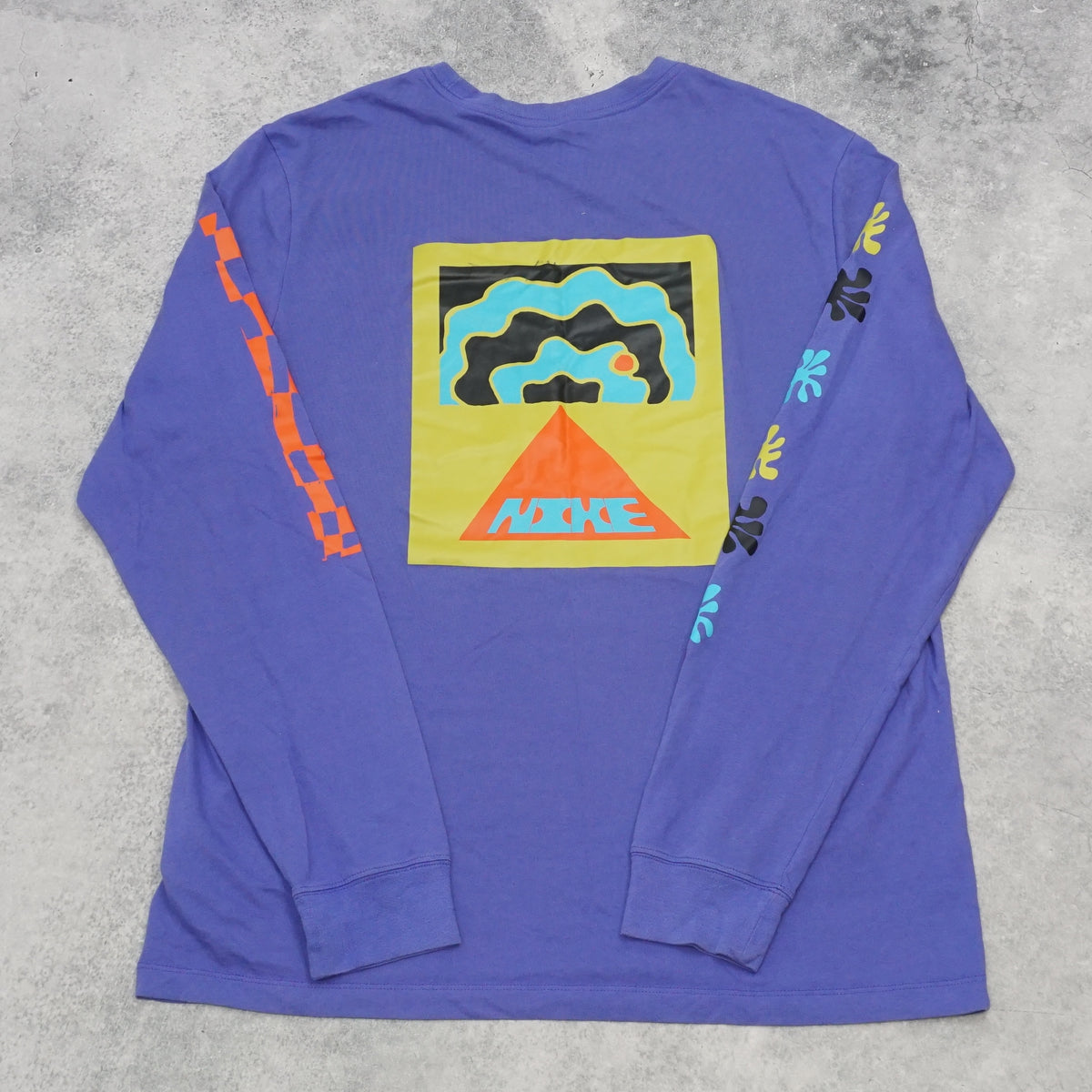 Nike Graphic T-Shirt Long Sleeve