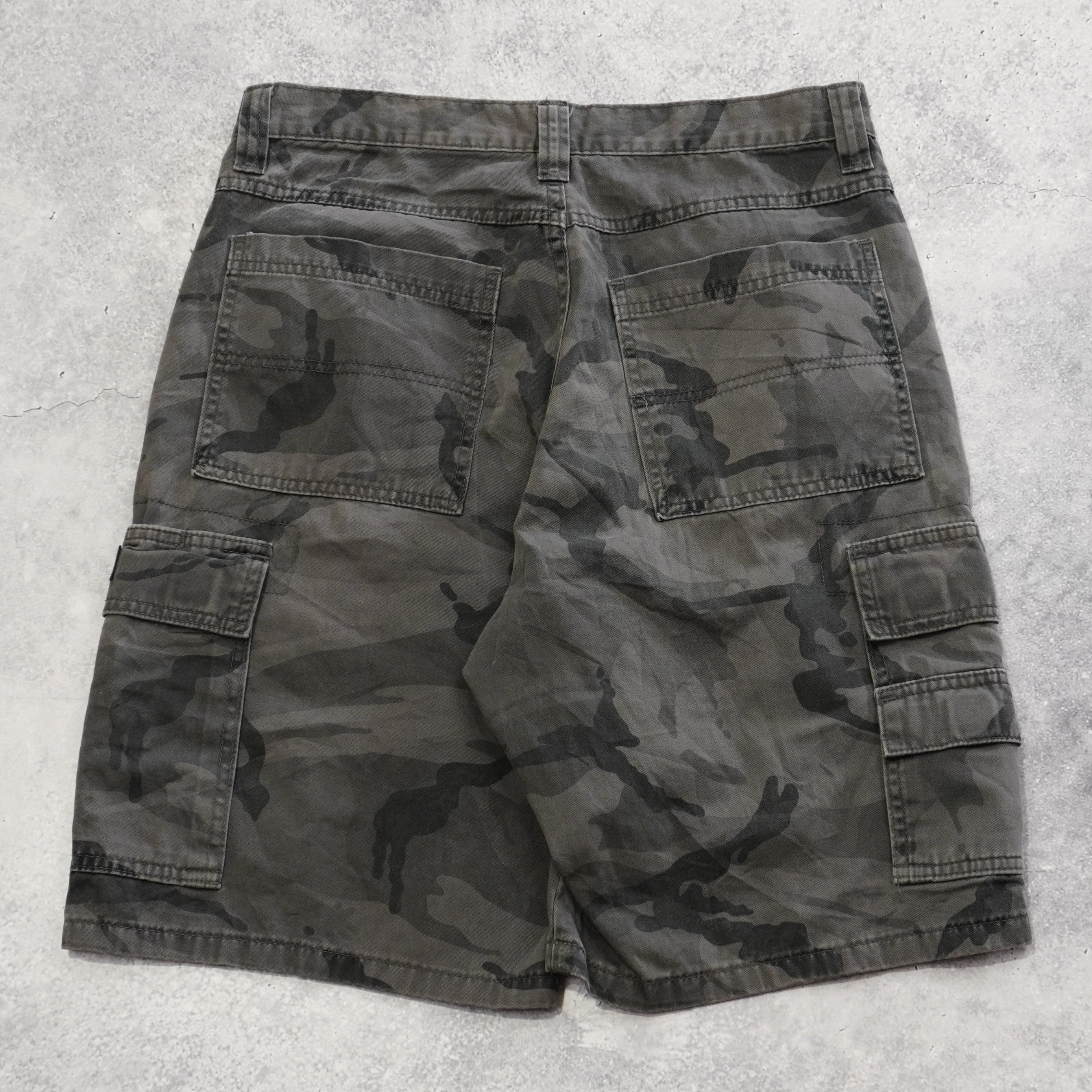 2000s Wrangler Camo Utility Cargo Shorts