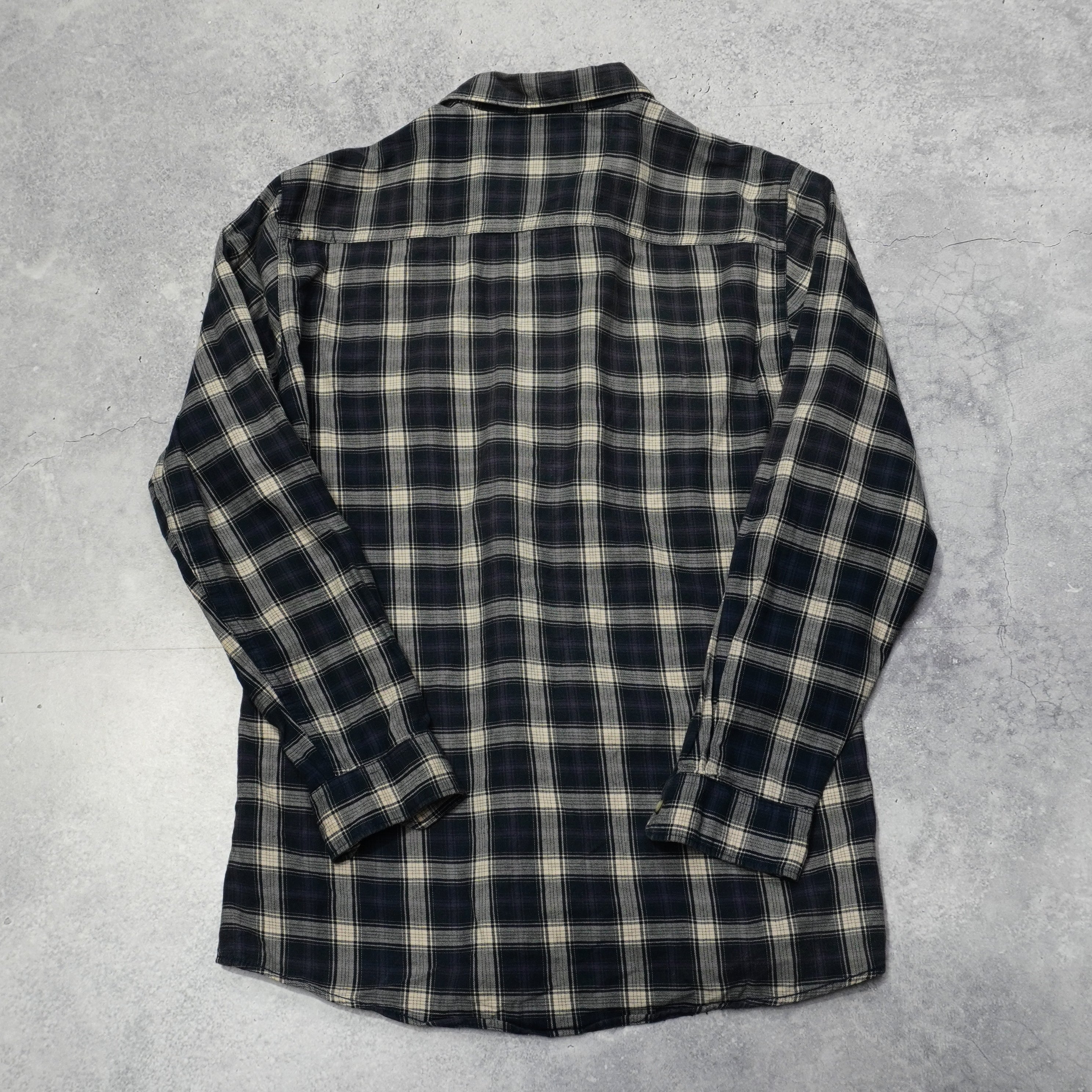 2000s Burberry Button Up