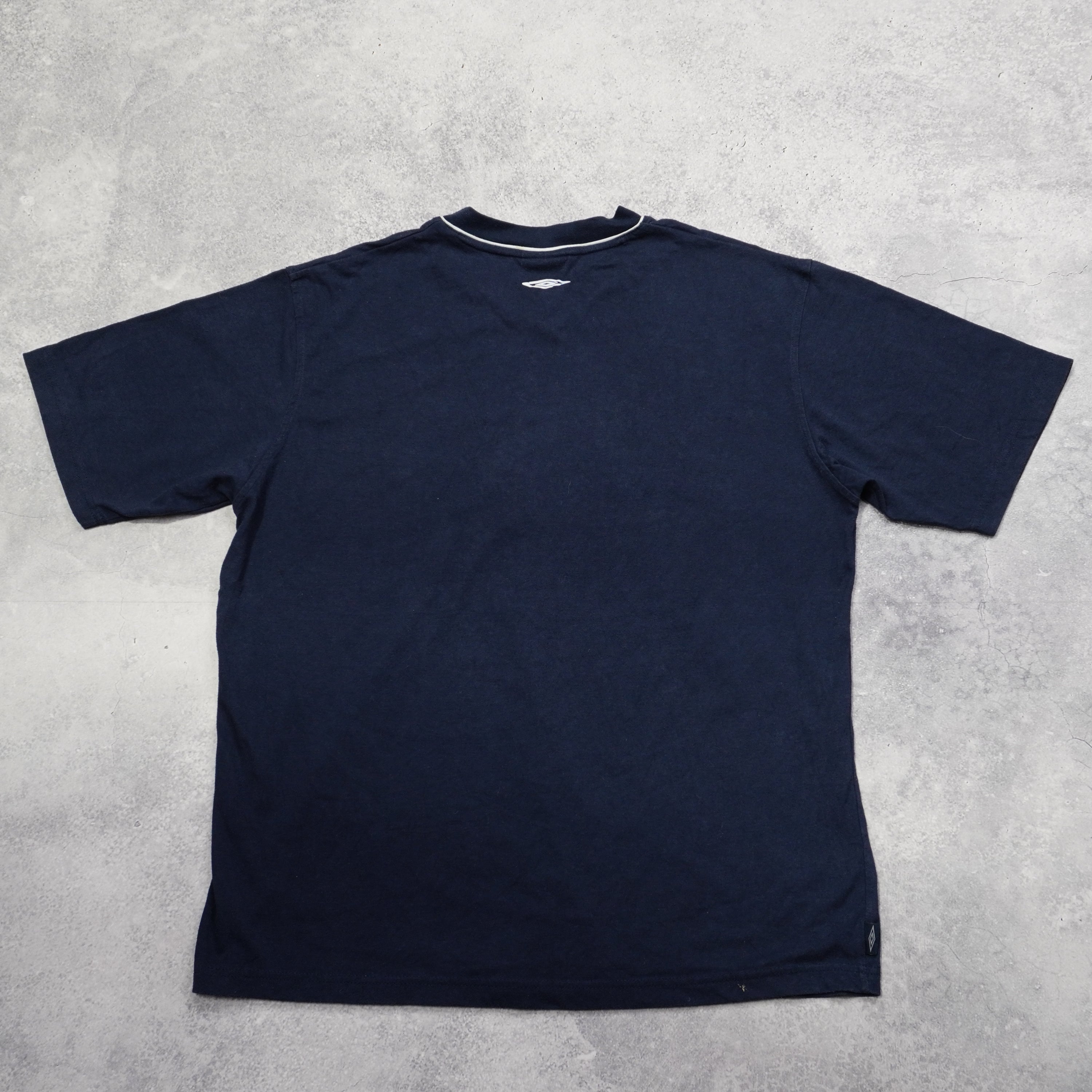 2000s Umbro V-Neck Casual T-Shirt