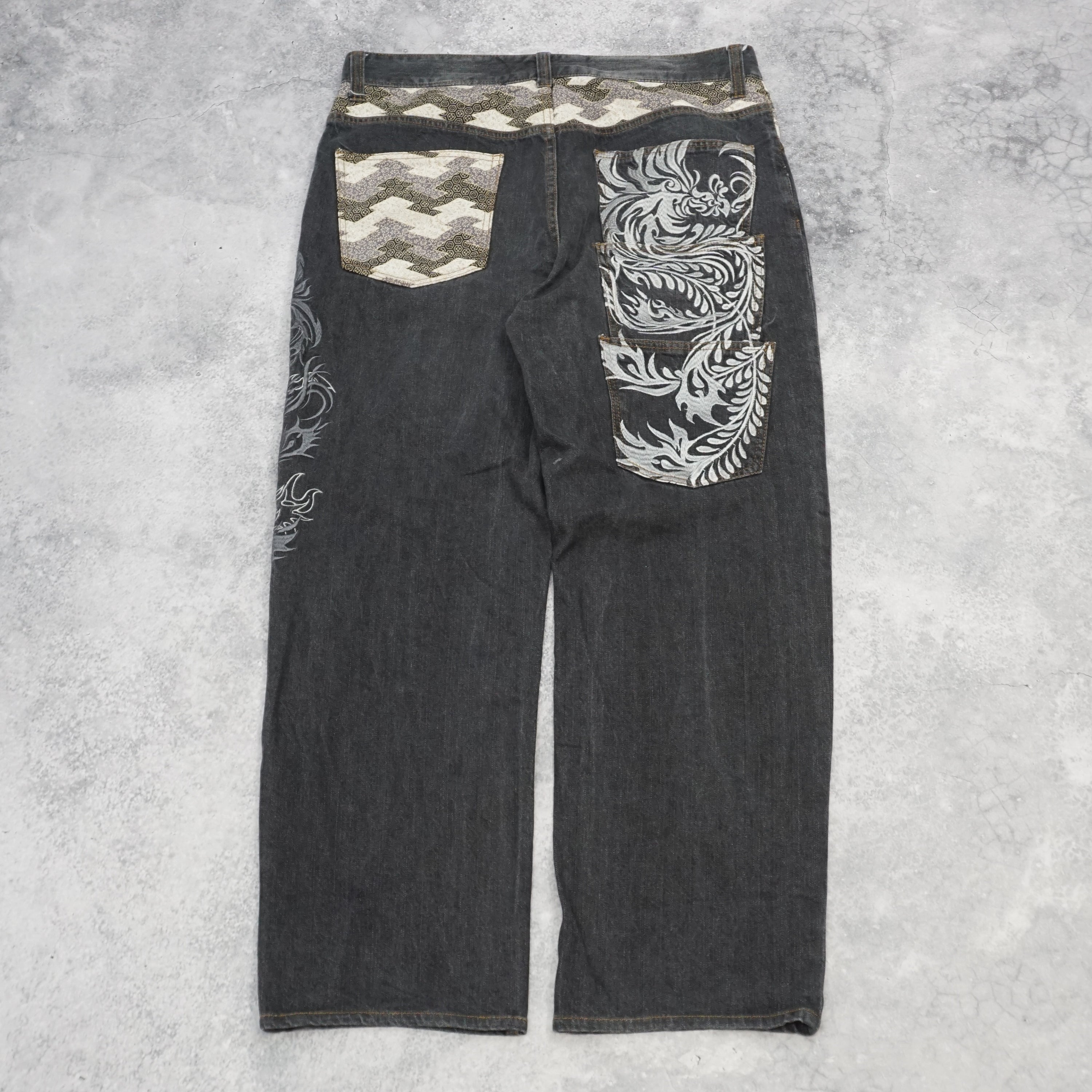 2000s Lucky Brand Artistic Embroidered Jeans