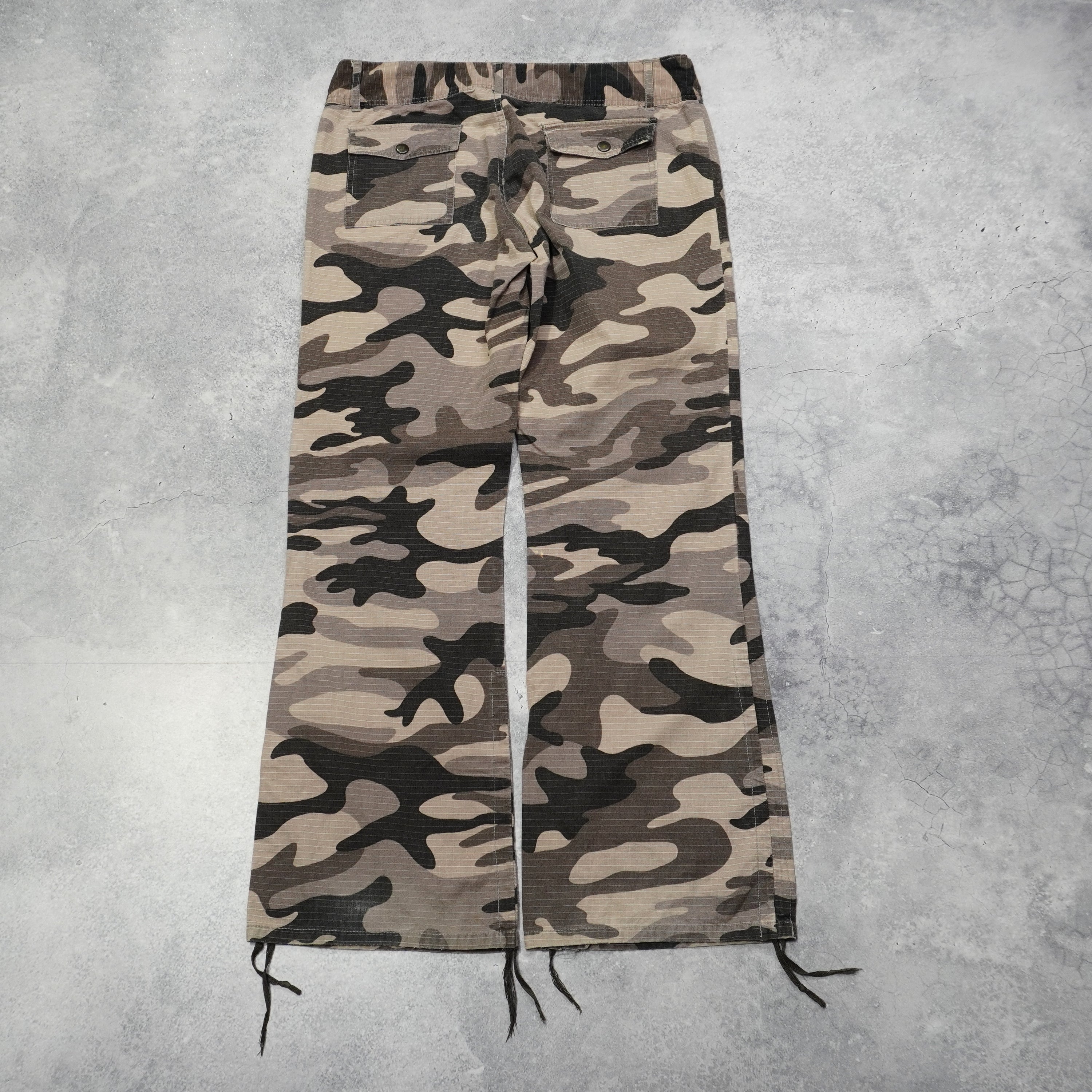 2000s digit@l Camo Pants