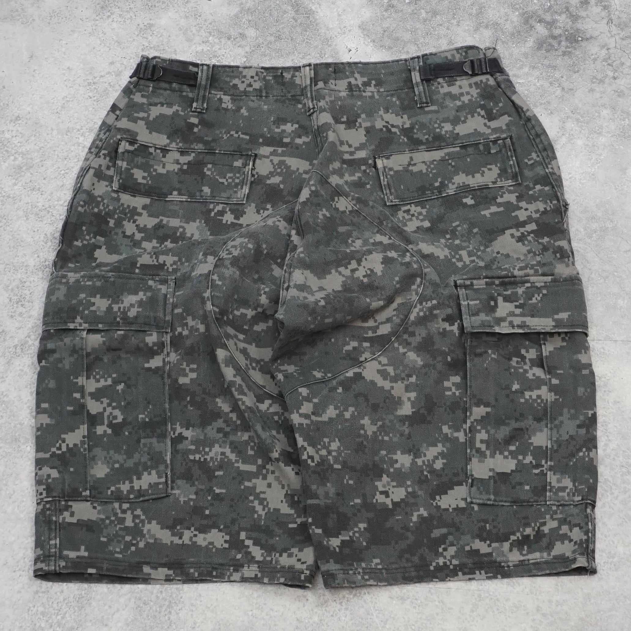 2000s Digital Camo Military Cargo Shorts