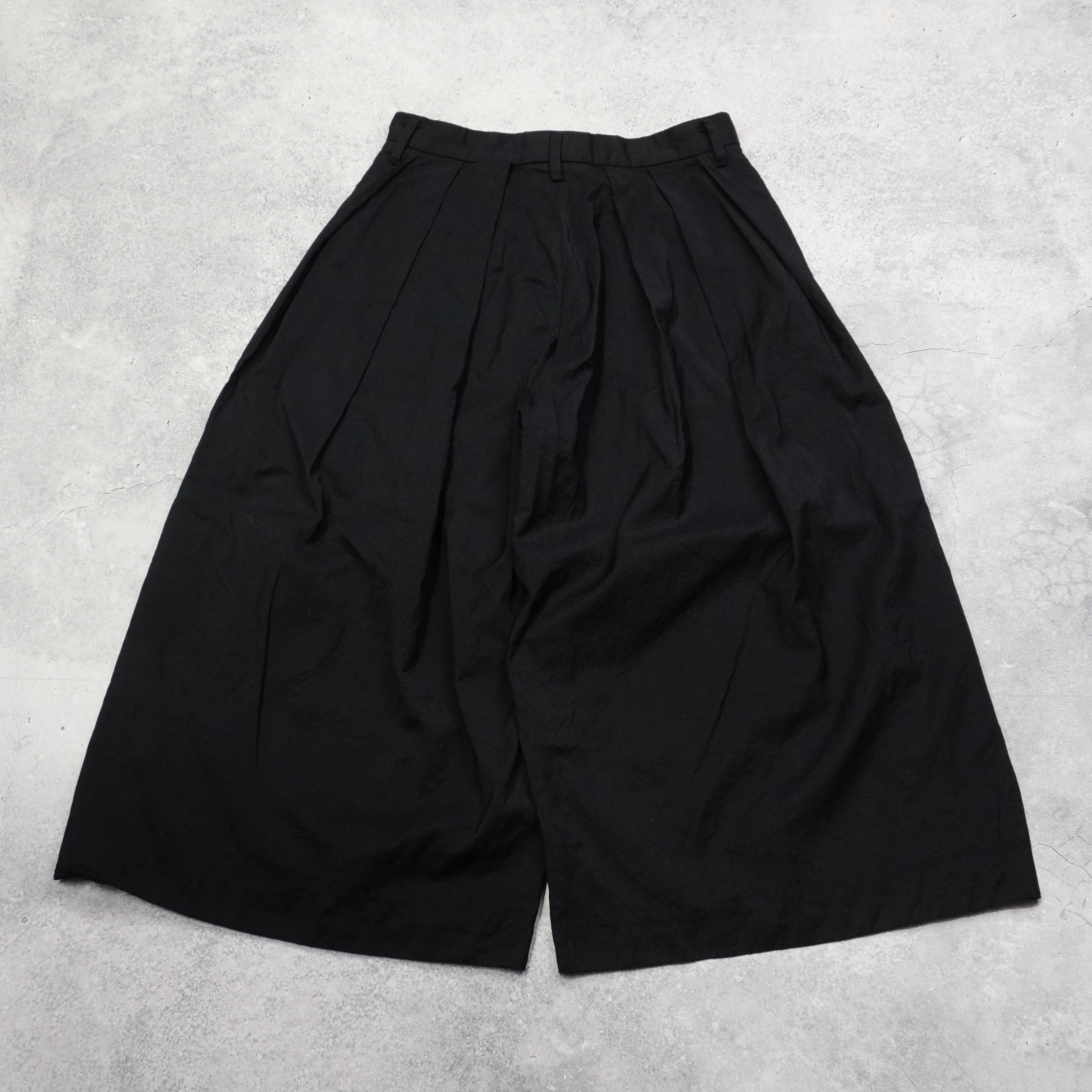 Noir Kei Ninomiya Back Pleat Shorts