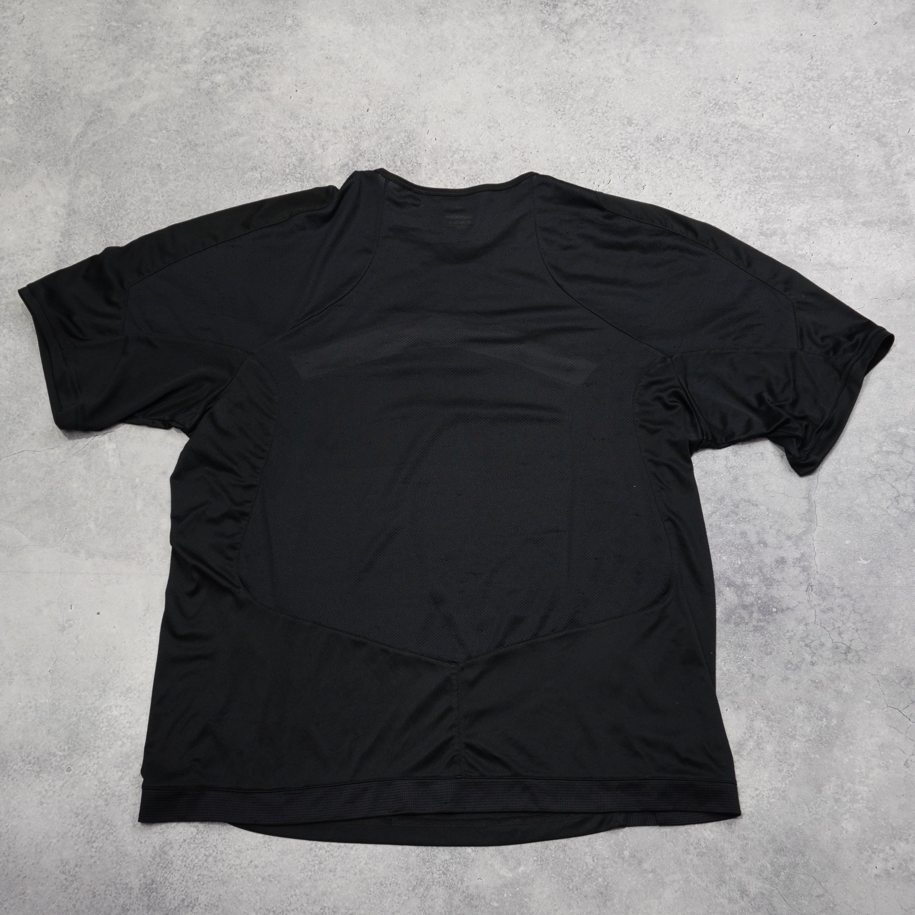 2000s Umbro Athletic Performance Jersey