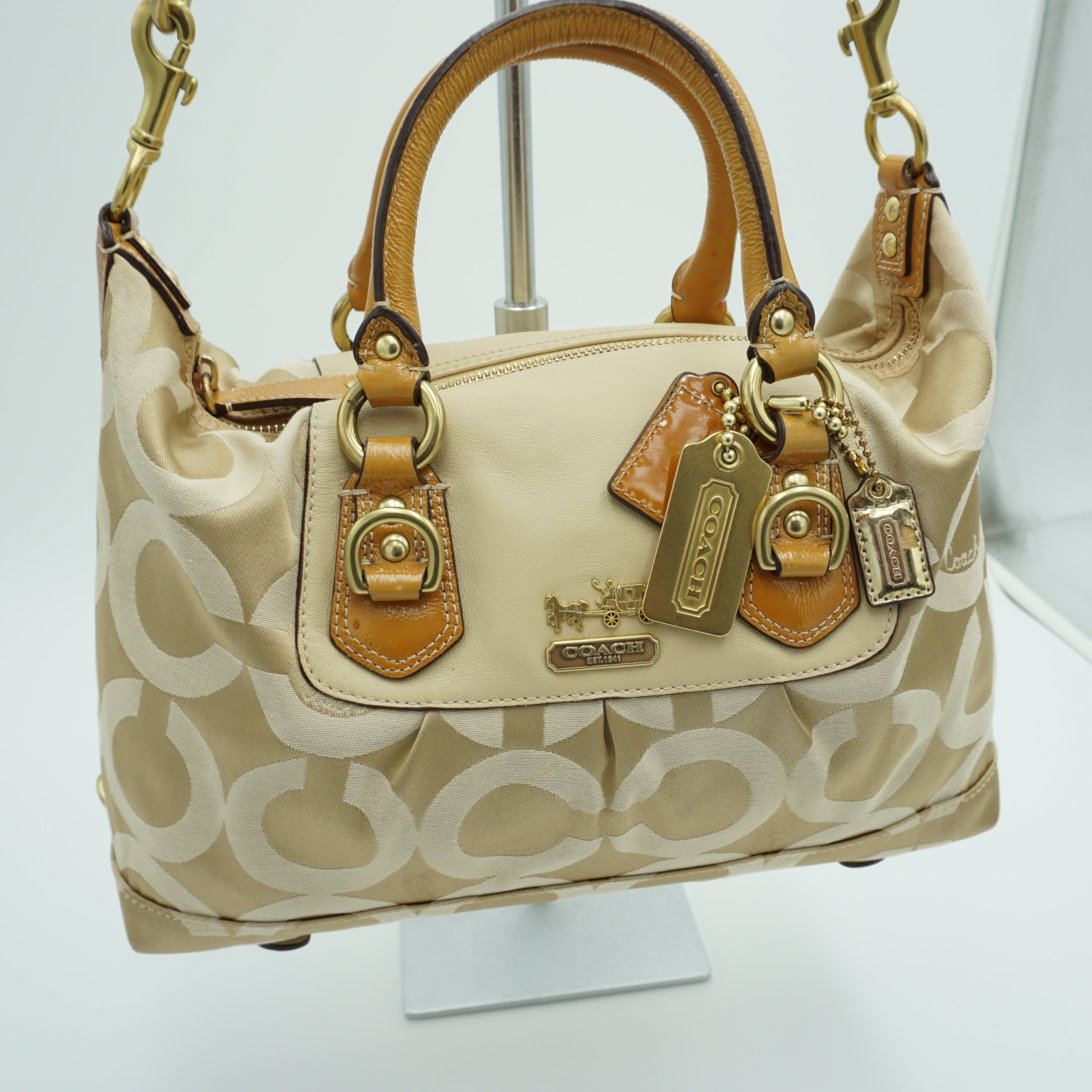 COACH Soho Signature Shoulder Gold y2k