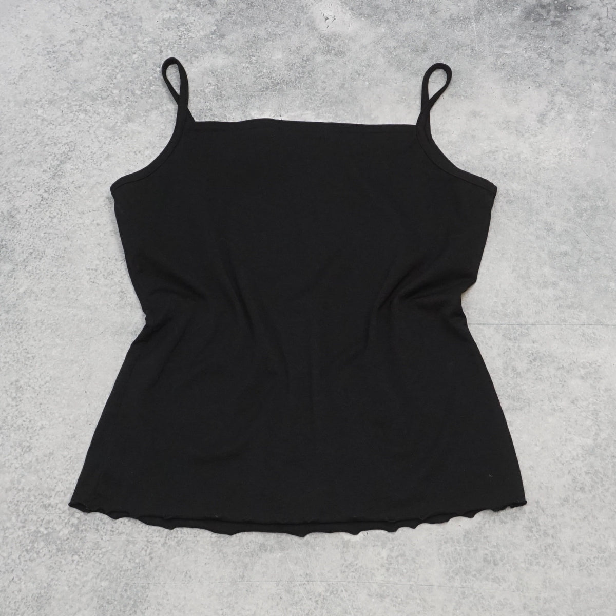 Oe Illet Lettuce Hem Cami Top