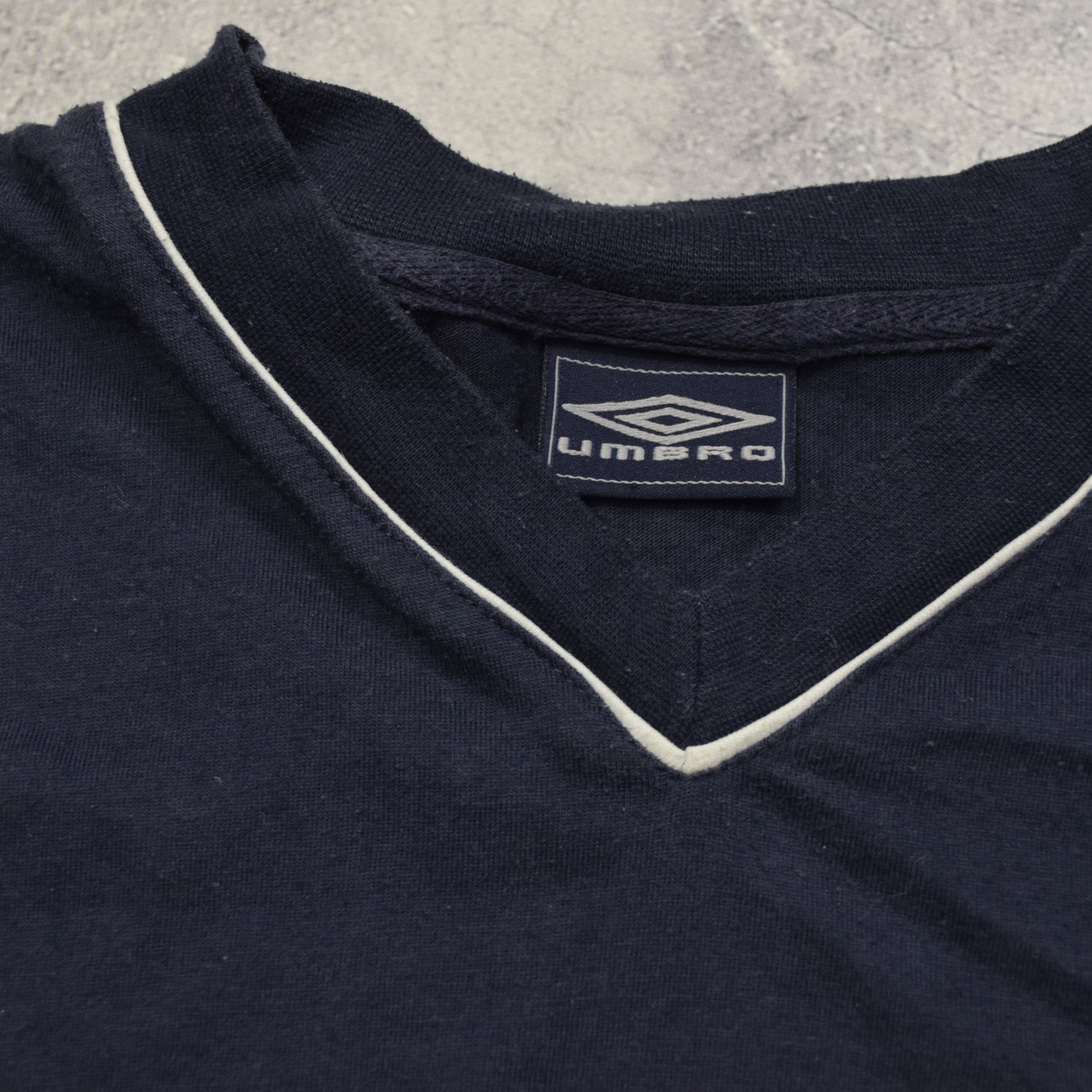 2000s Umbro V-Neck Casual T-Shirt