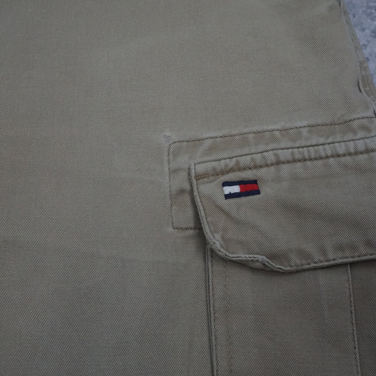 2000s Tommy Hilfiger Cargo Shorts