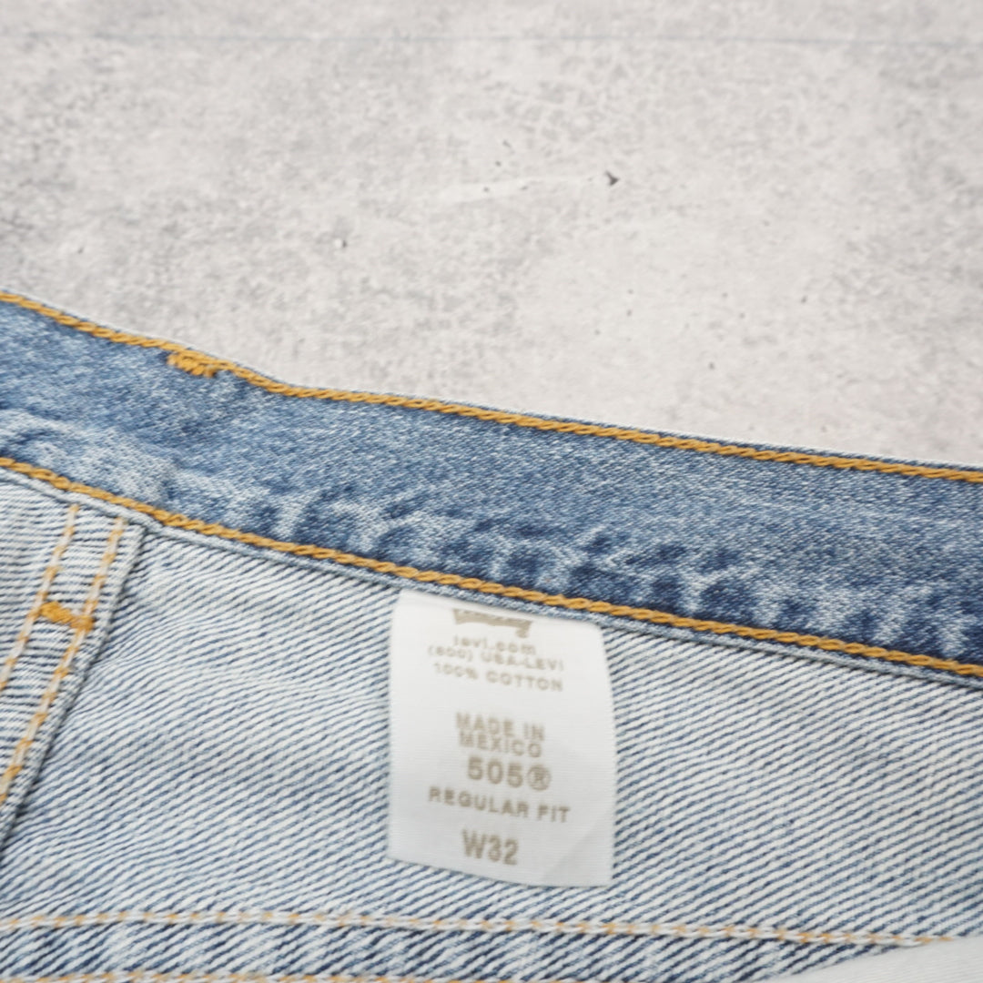 2000s Levi's 505 Regular Fit Jorts