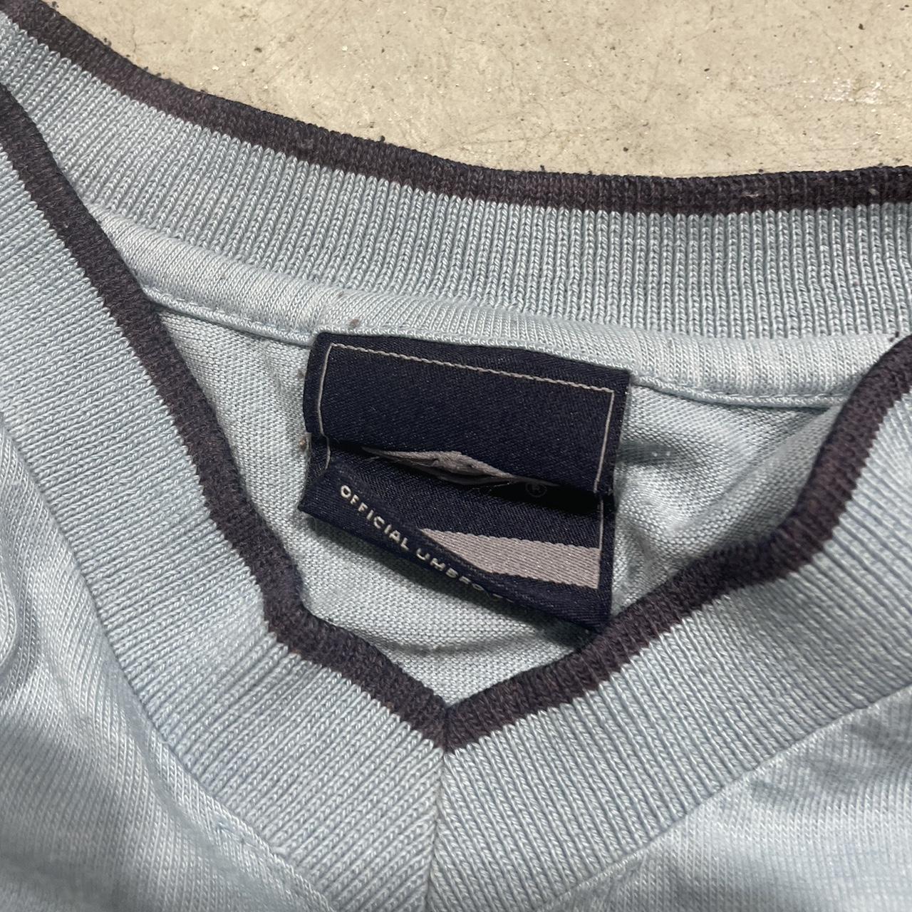 2000s Umbro V Neck T-Shirt