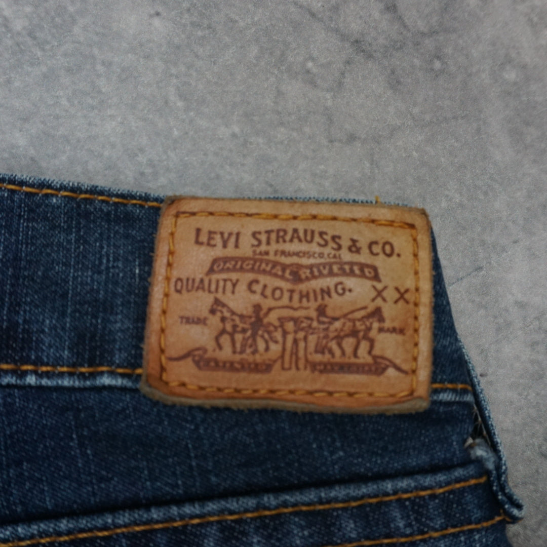 2000s Levis Low Rise Bootcut Jeans