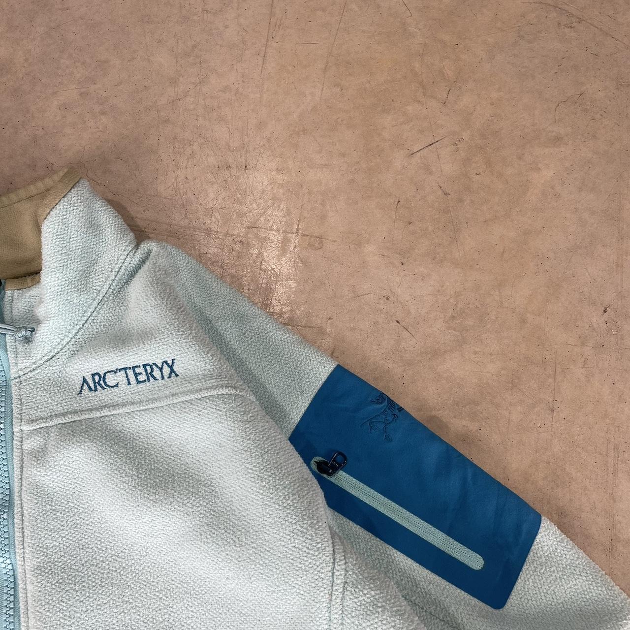 2000s Arc’teryx Zip Up