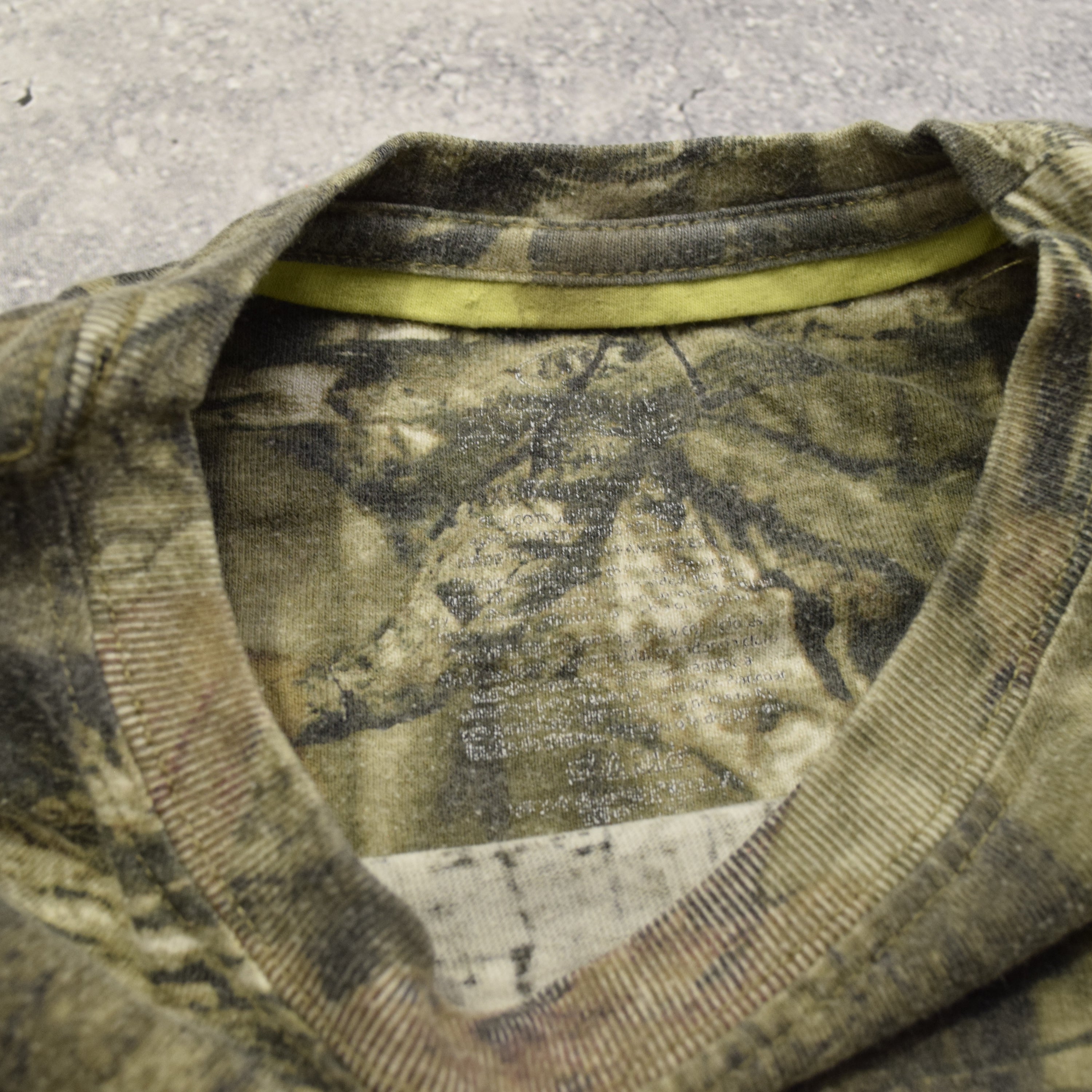 2000s Mossy Oak Camo Graphic Crewneck