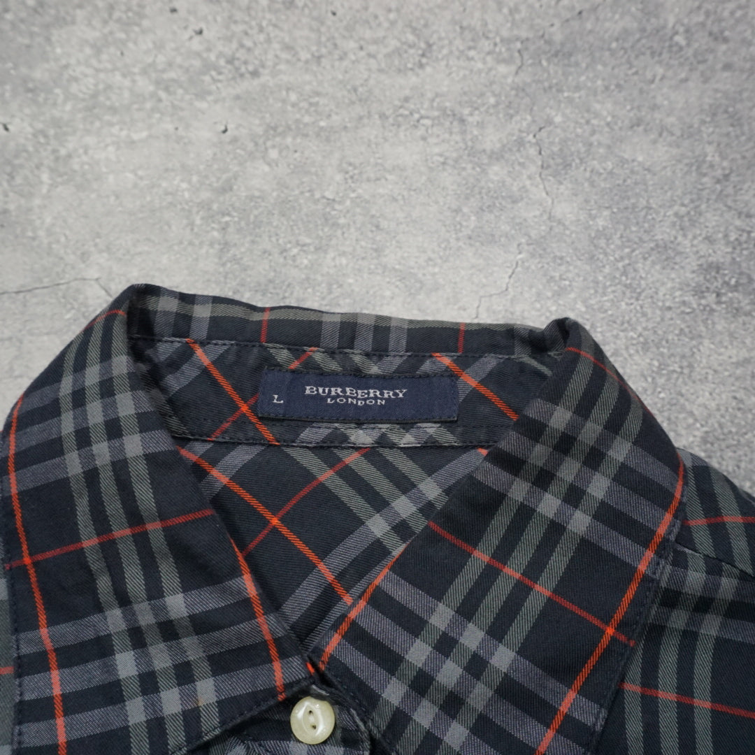 2000s Burberry Nova Check Button Up