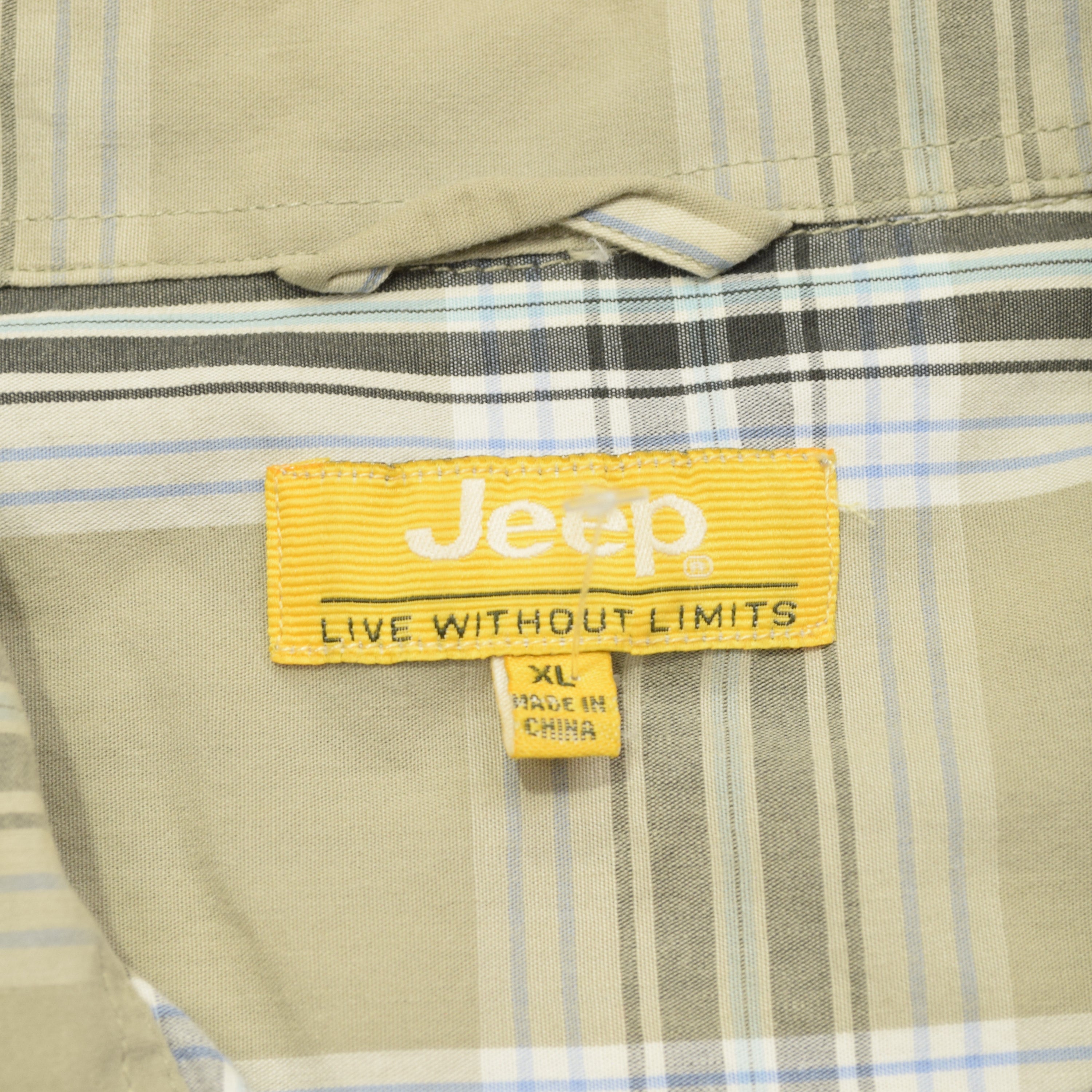 2000s Jeep Button Up