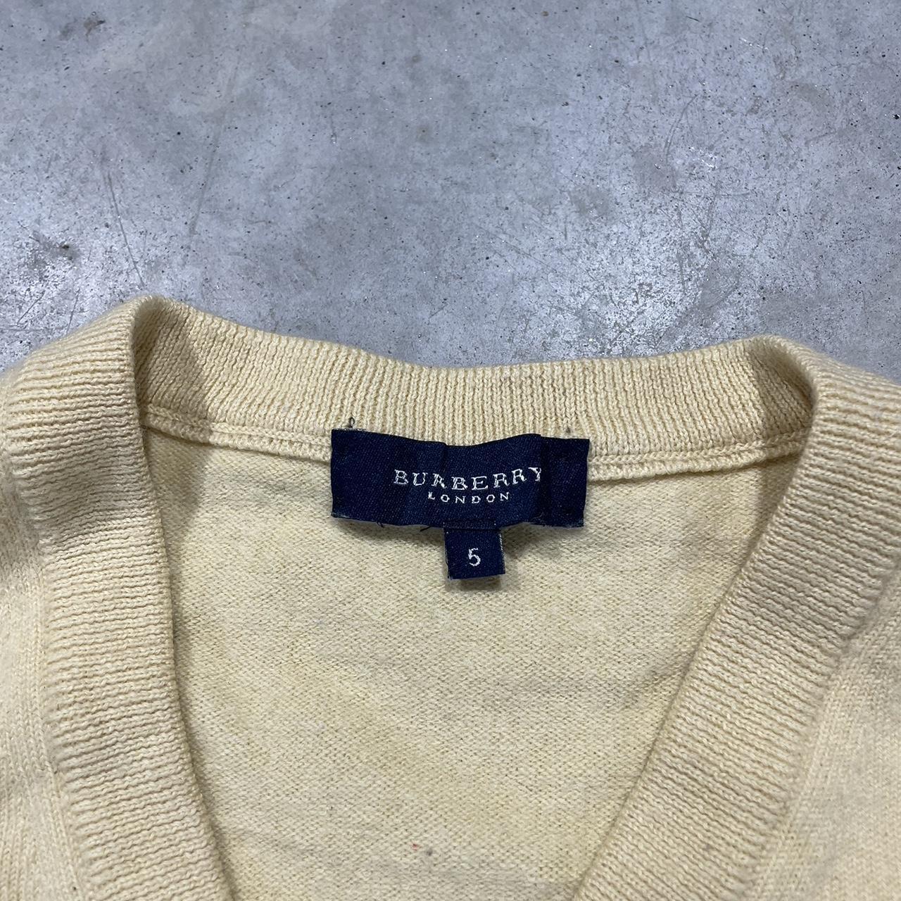 2000s Burberry V Neck Knit Sweater