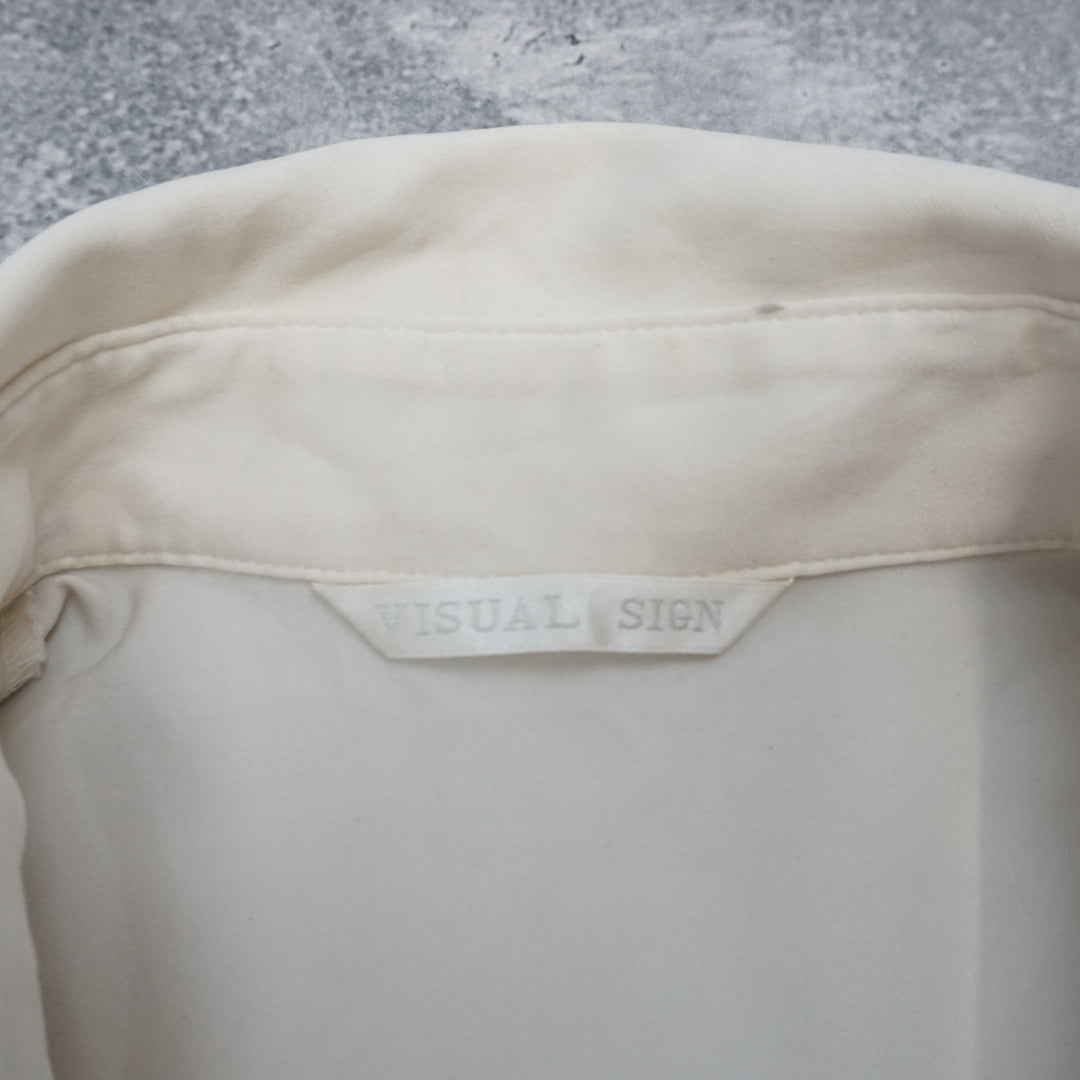 2000s Visual Sign Short Sleeve Collared Blouse