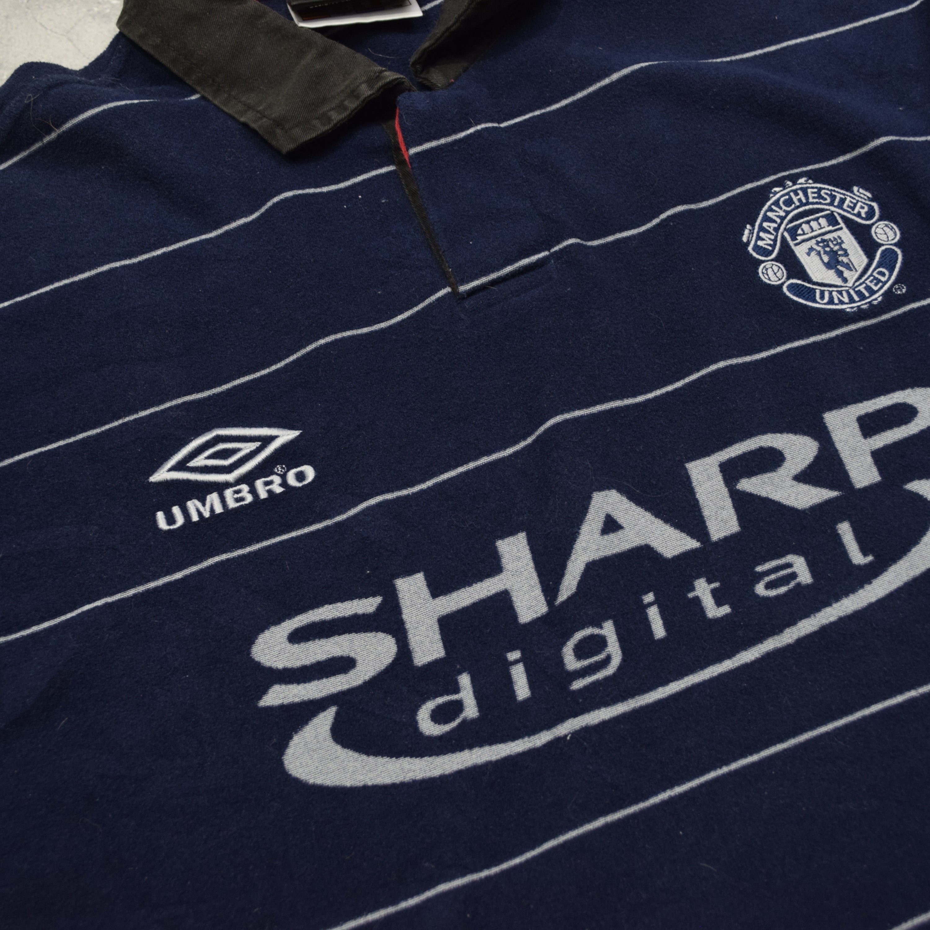 99-00 Umbro Manchester United Jersey