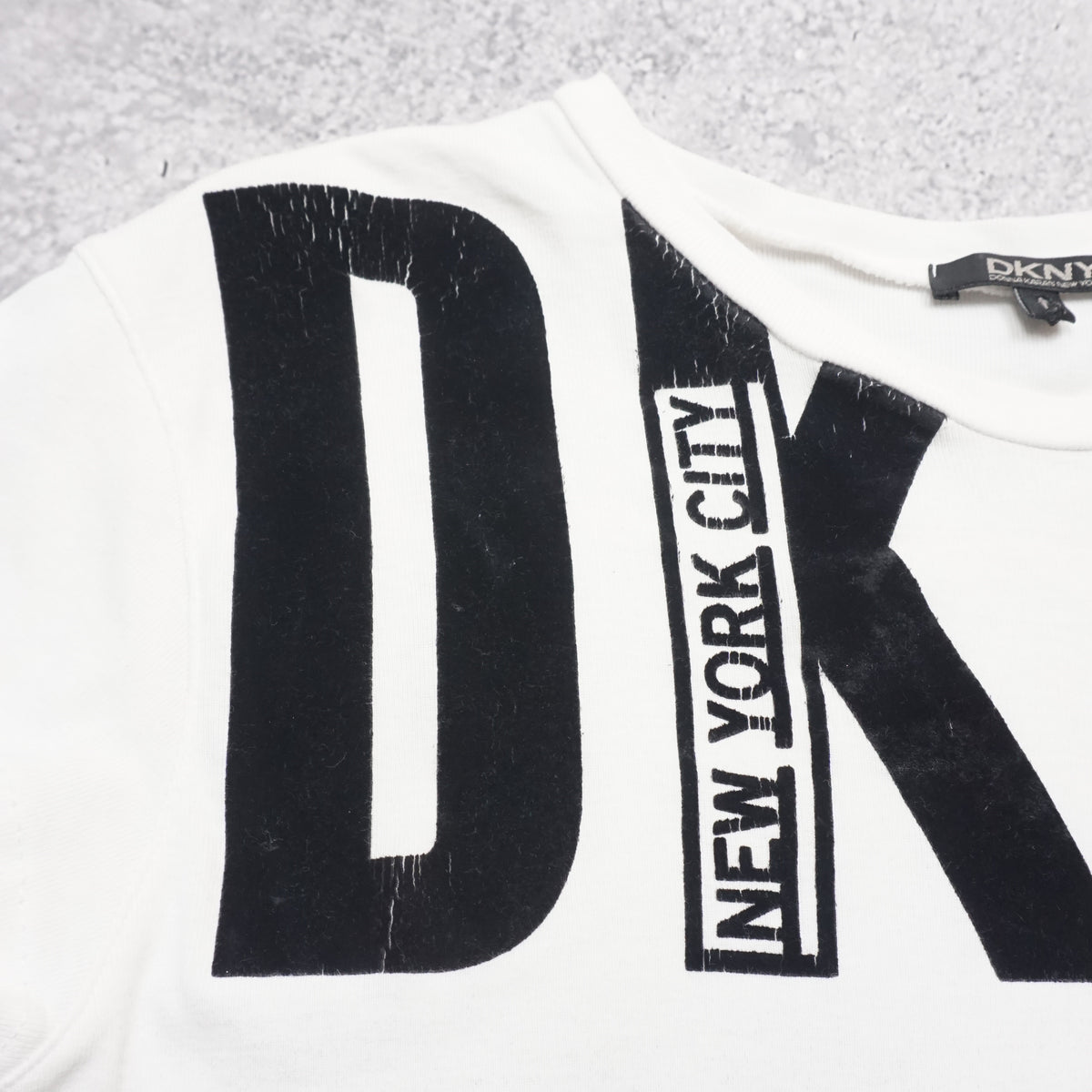 DKNY Spellout Graphic Fitted T-Shirt