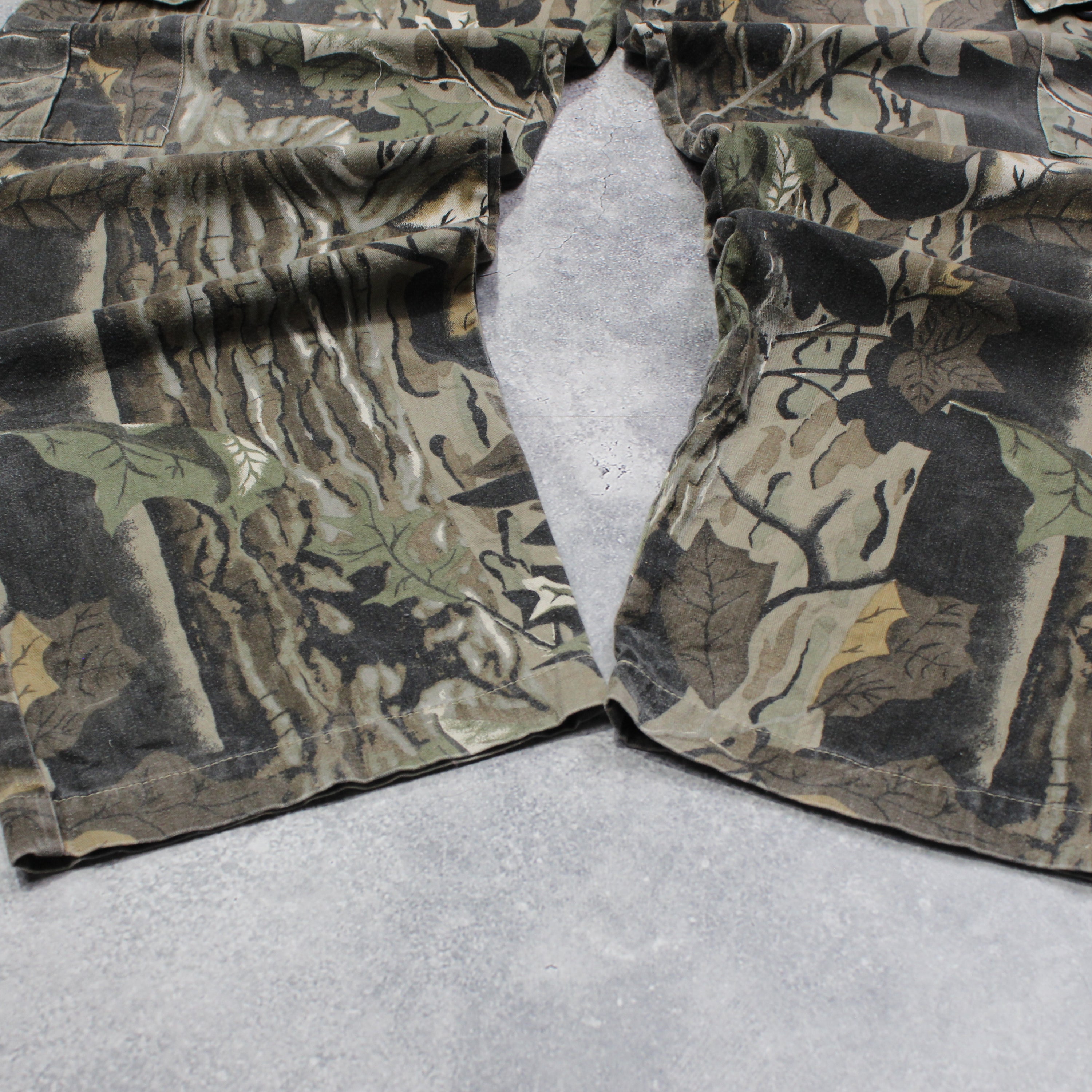 2000s Tall Timber Real Tree Cargo Pants