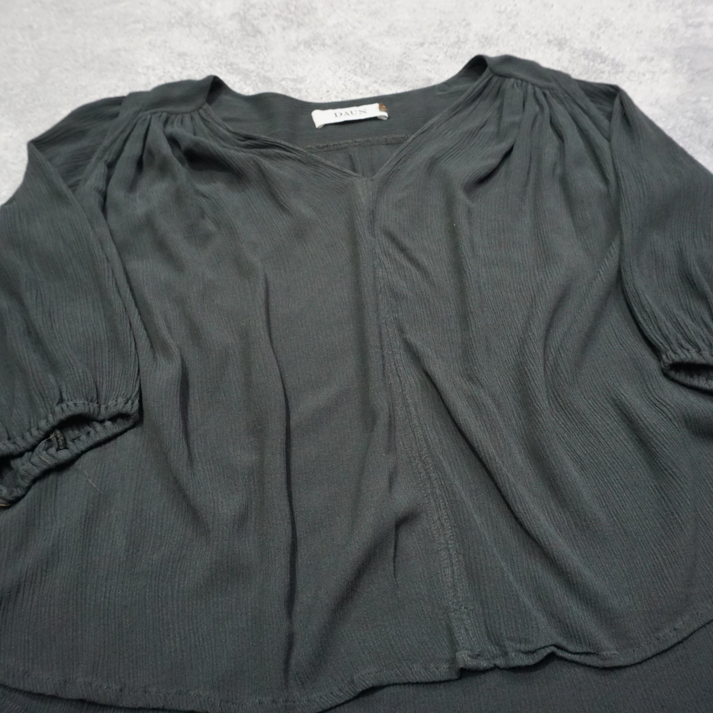 Daun Blouse Top