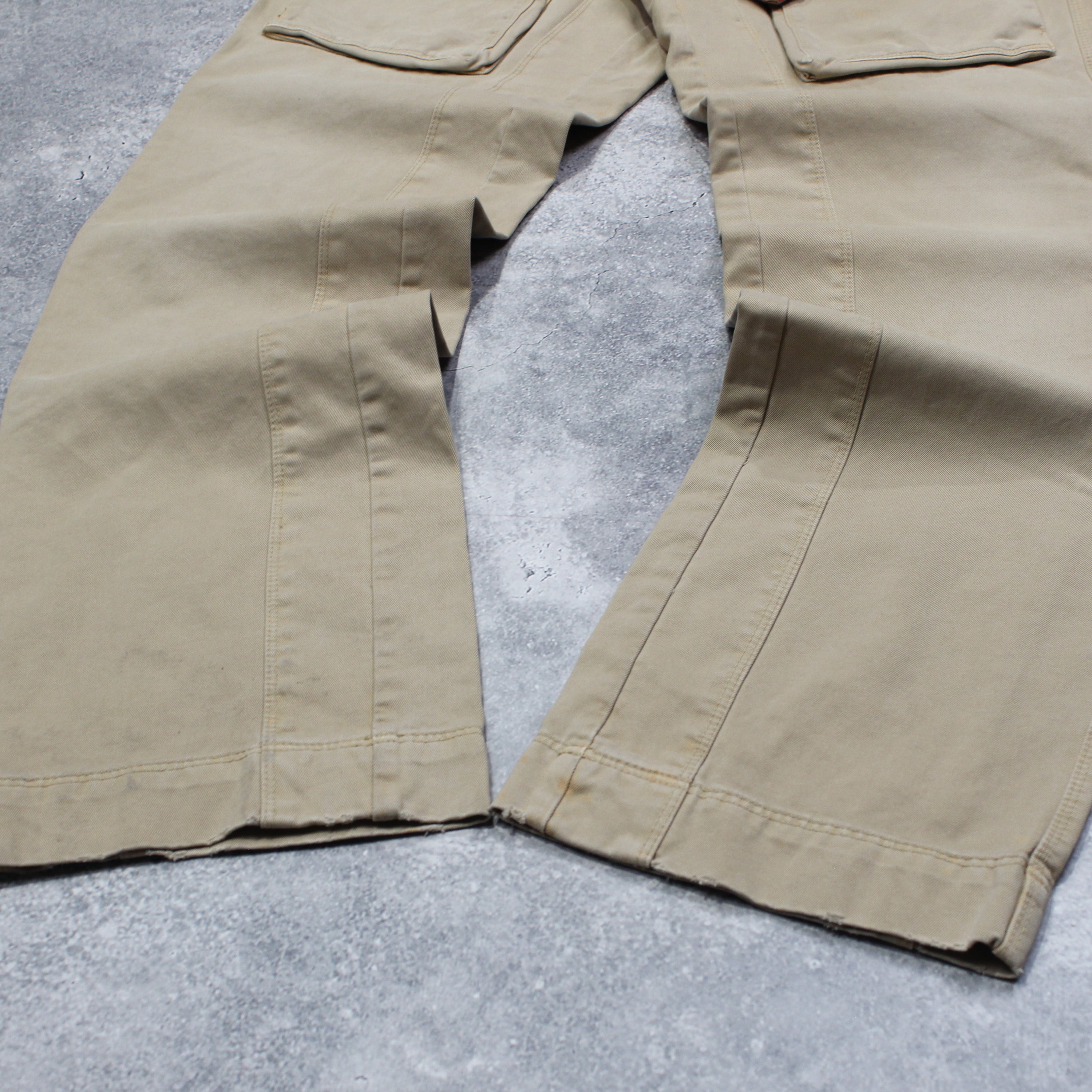 Jaggy Cargo Pants