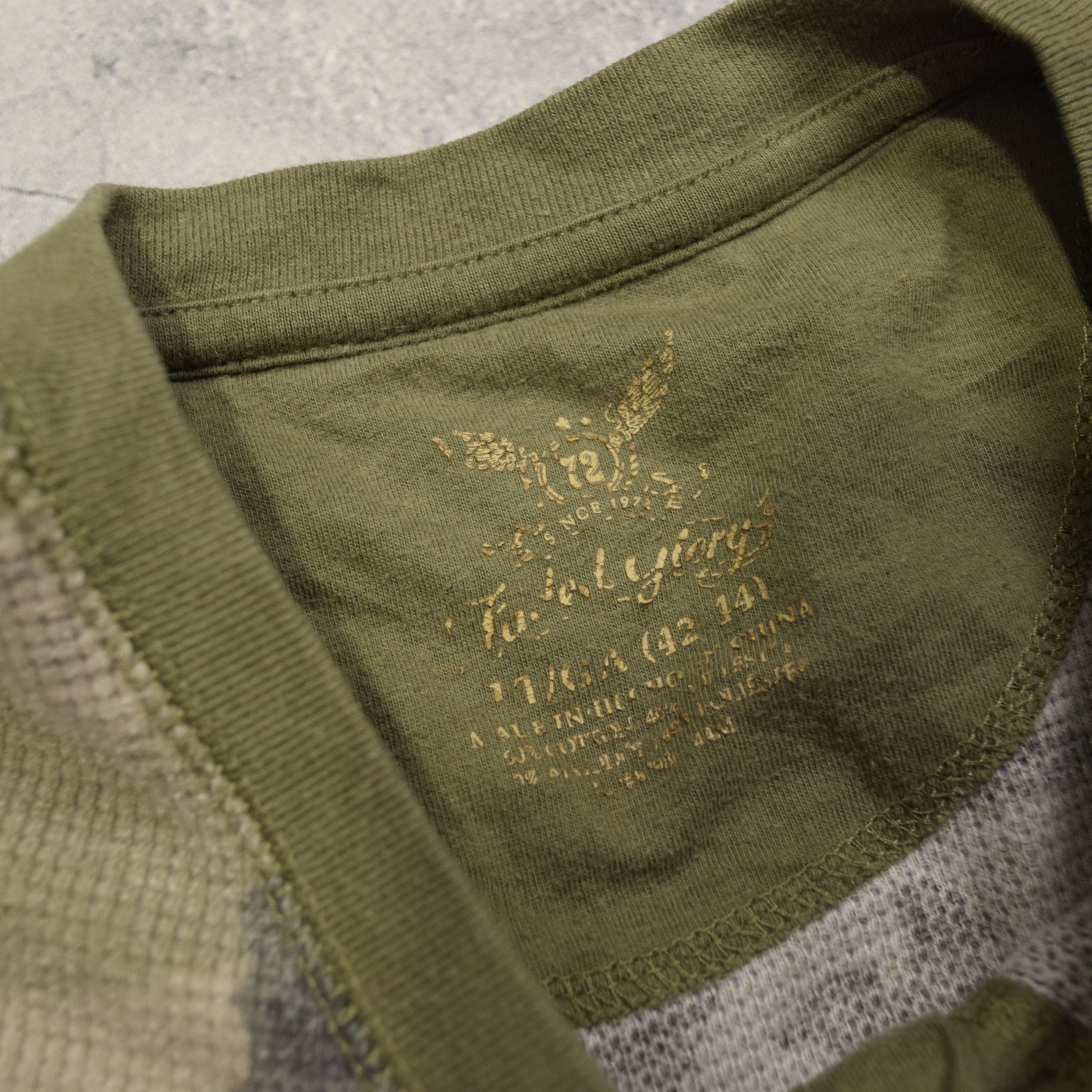 2000s Rugged Outfitters Camo Henley T-Shirt