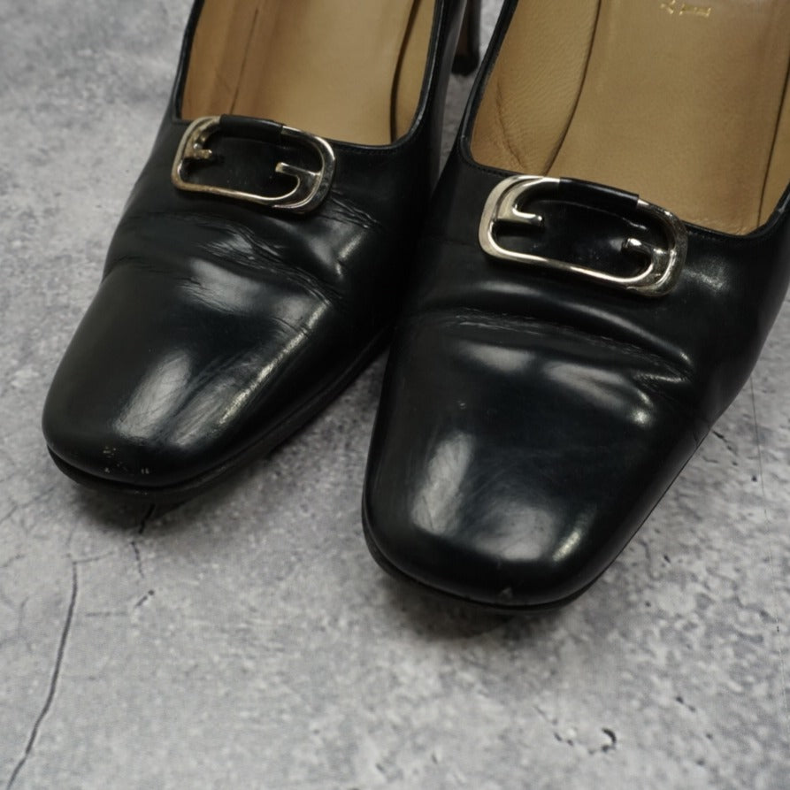 2000s Gucci Leather Buckled Heels