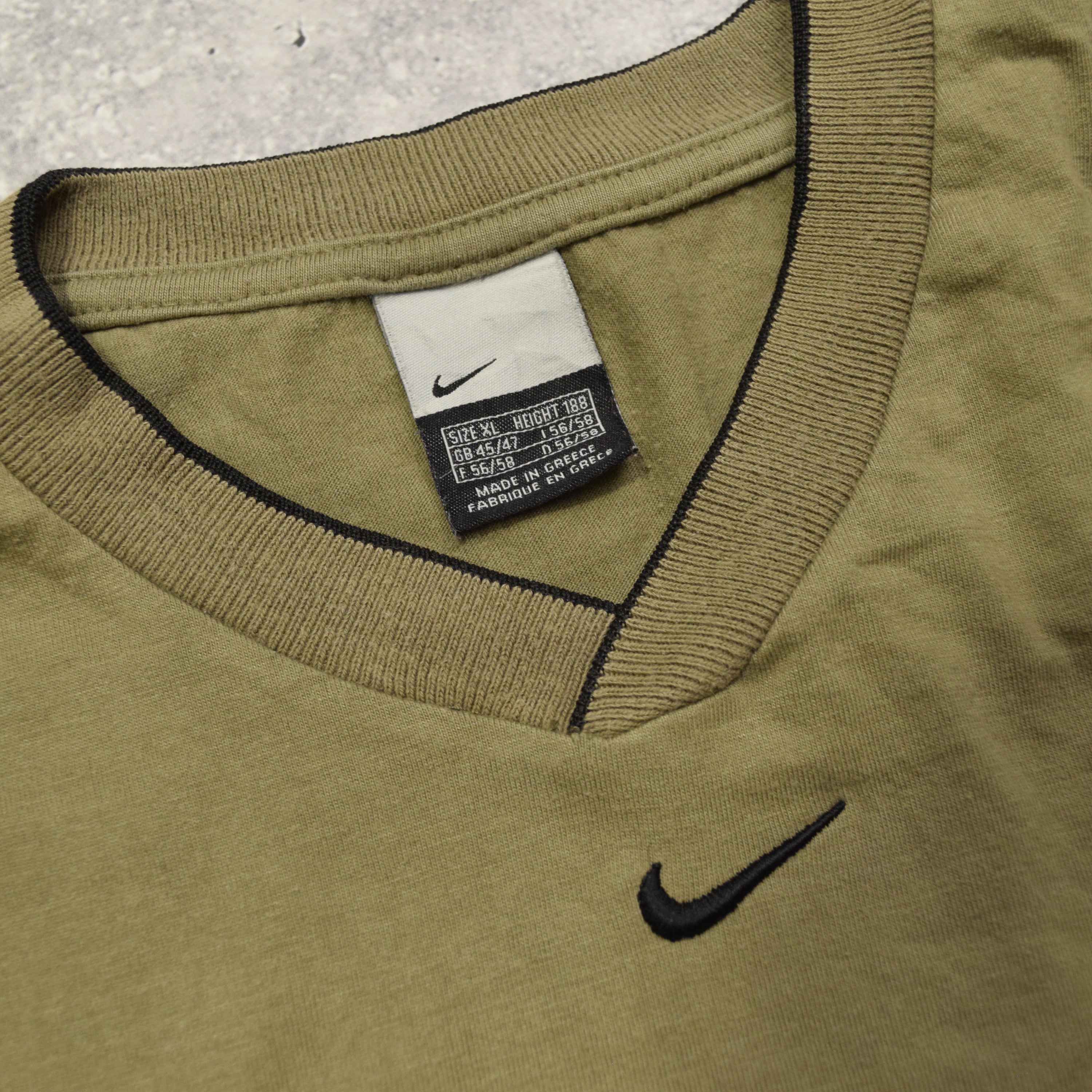2000s Nike V-Neck T-Shirt
