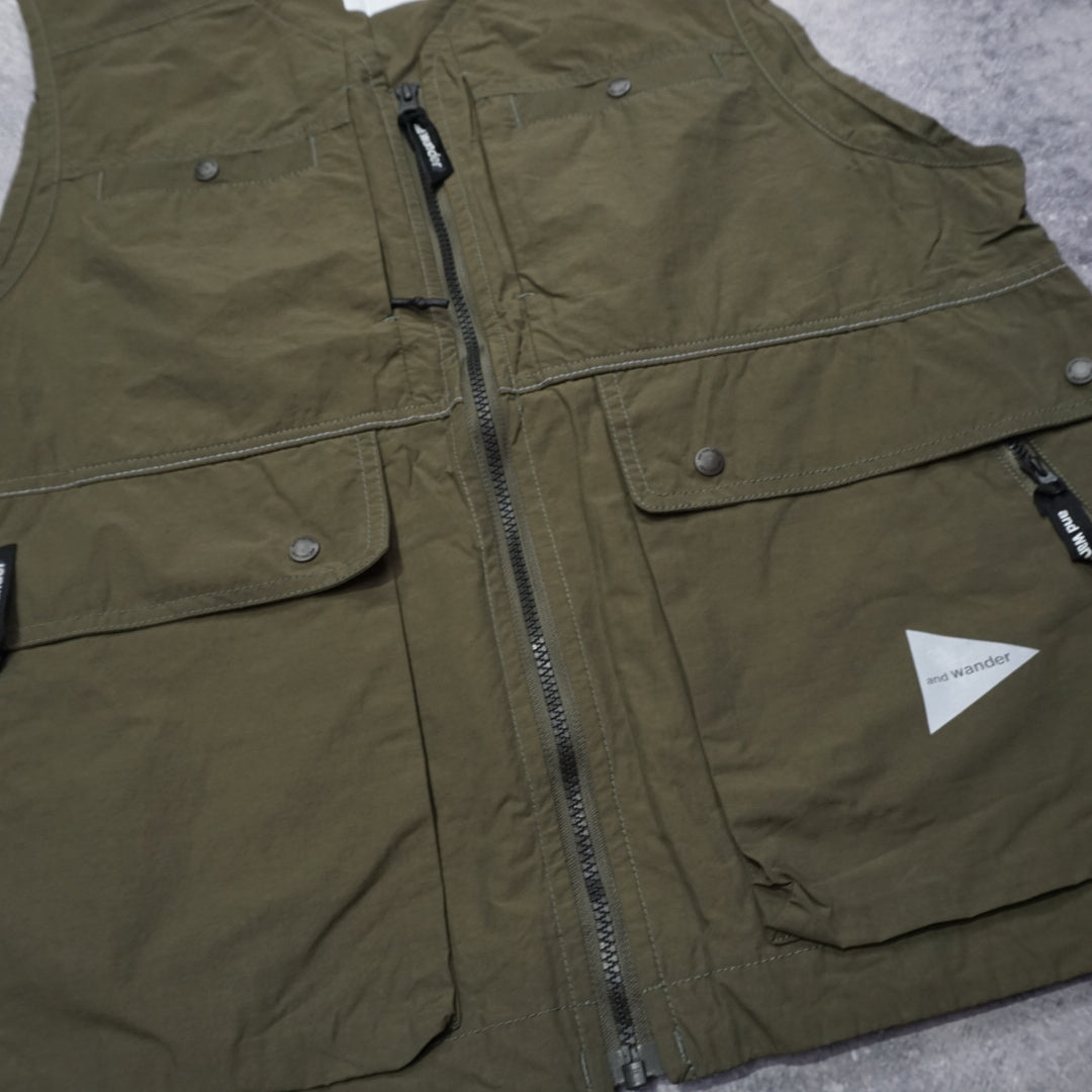 and wander Utility Vest