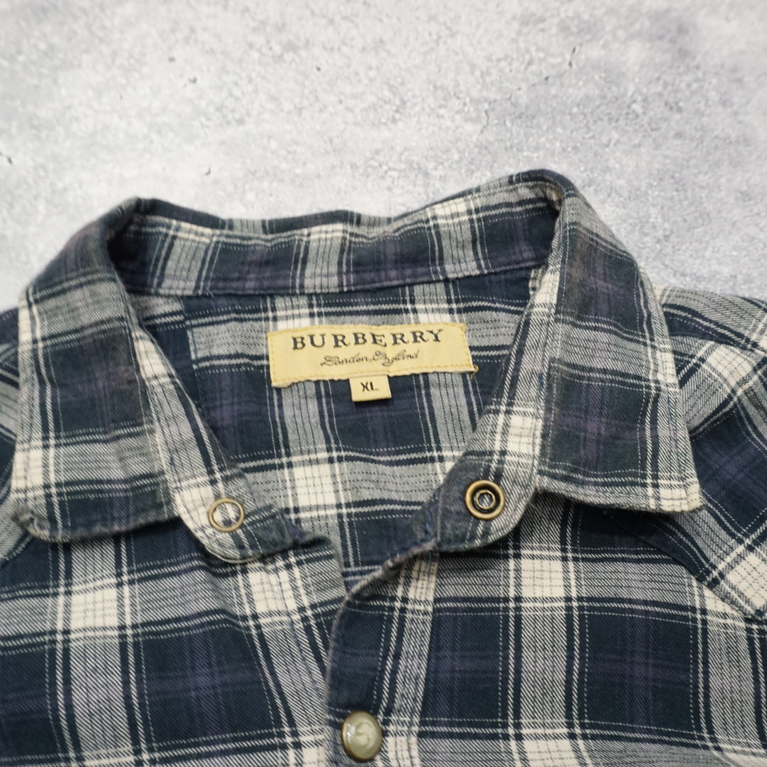 2000s Burberry Button Up