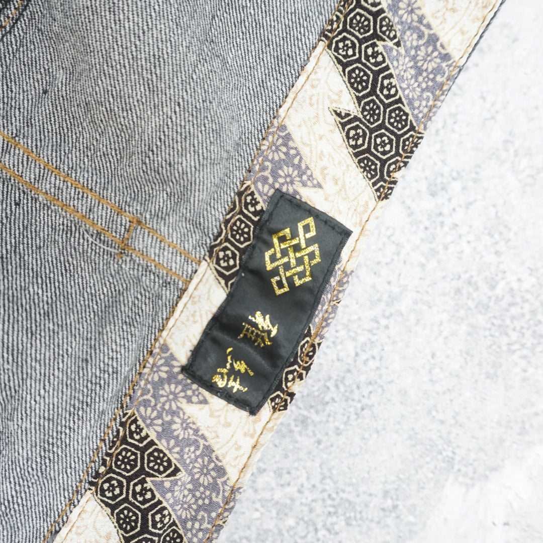 2000s Lucky Brand Artistic Embroidered Jeans