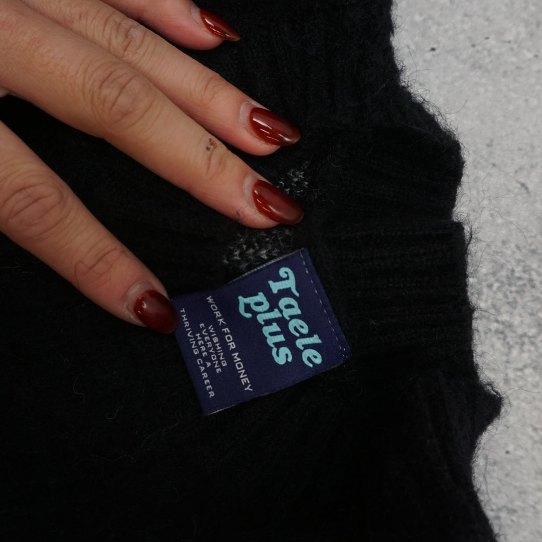 Taele Plus Sweater