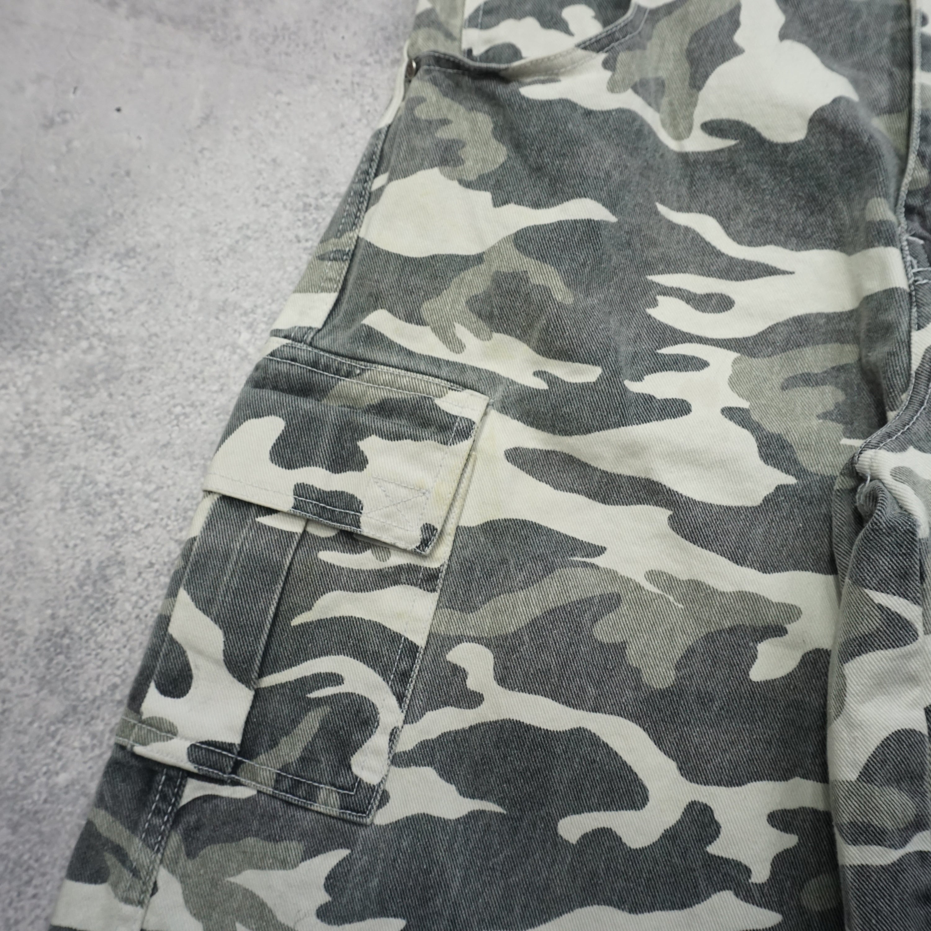 2000s Raw Blue Camo Cargo Shorts